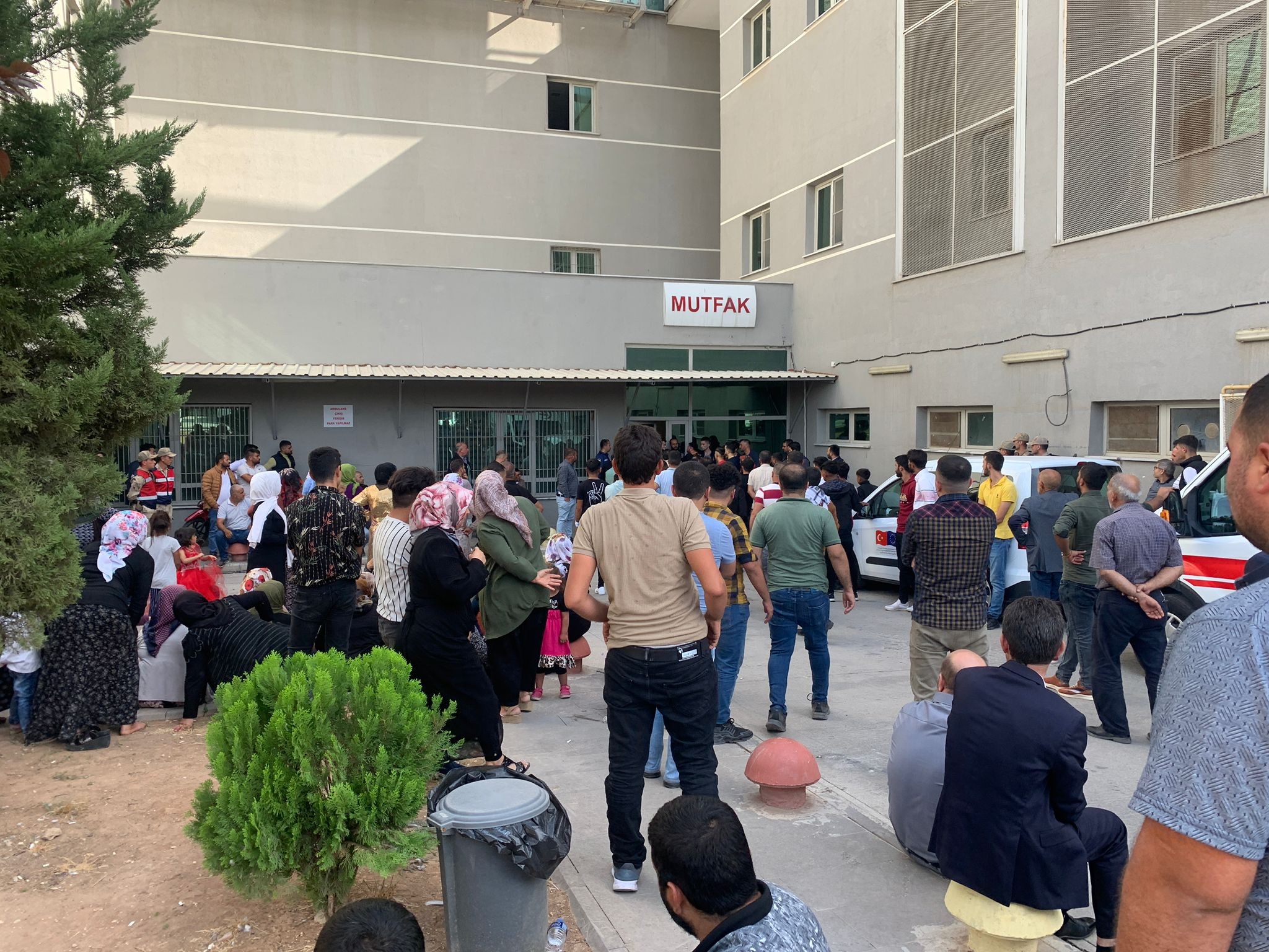 Sünnet olacak çocuk otomobilin altında ezilerek öldü!