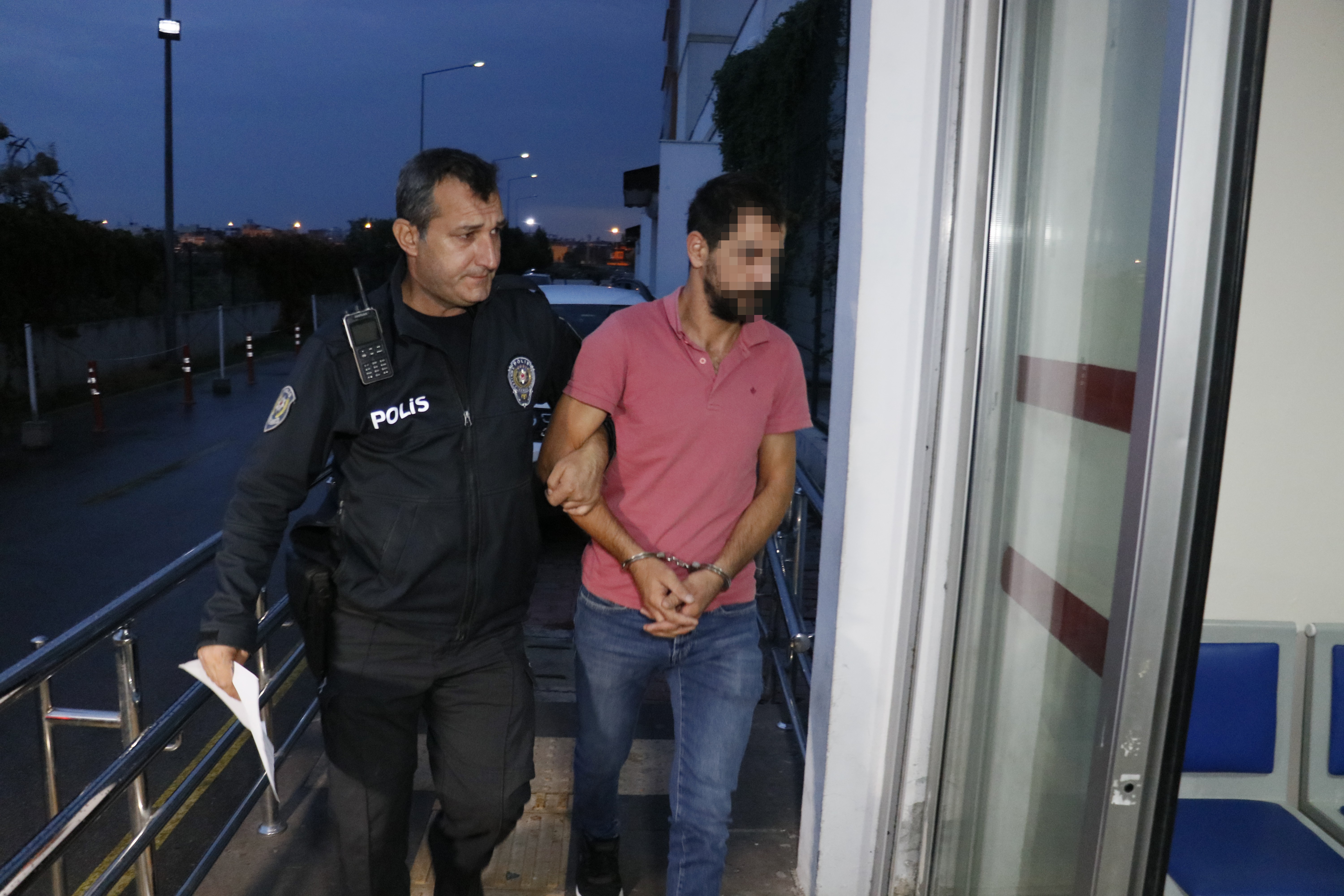 Alışveriş sitesi çetesine operasyon: 110 gözaltı