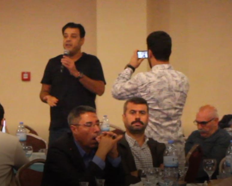 Gazetecilerin soruları başkan Beyazgül'ü terletti