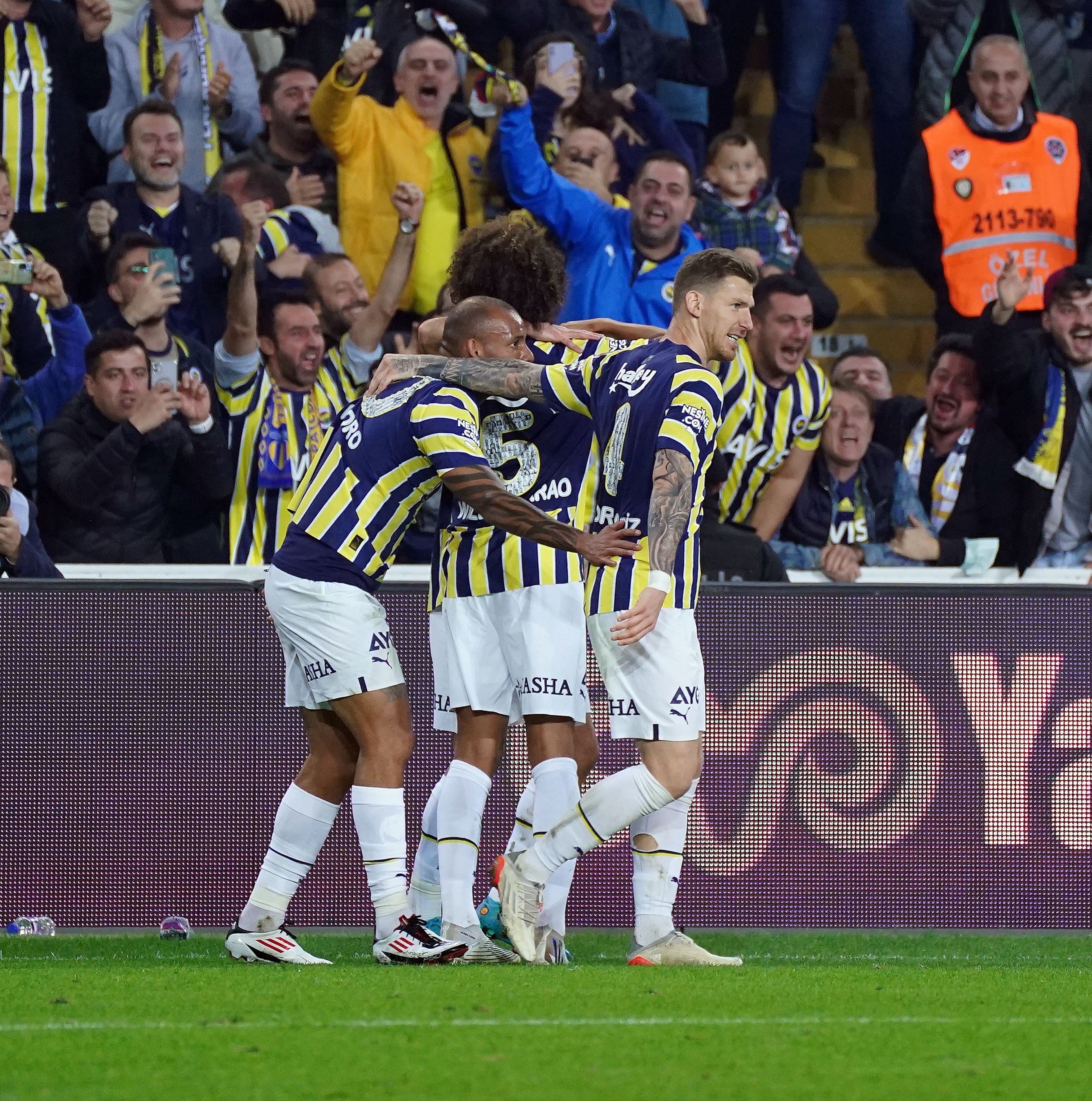 Fenerbahçe tek golle kazandı