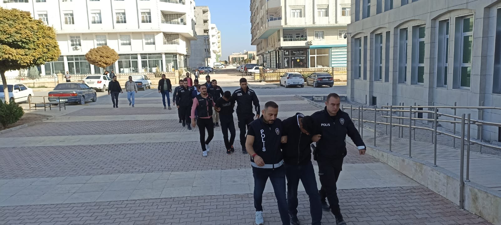 Akçakale'de telefon dolandırıcılarına operasyon! 4 kişi yakalandı