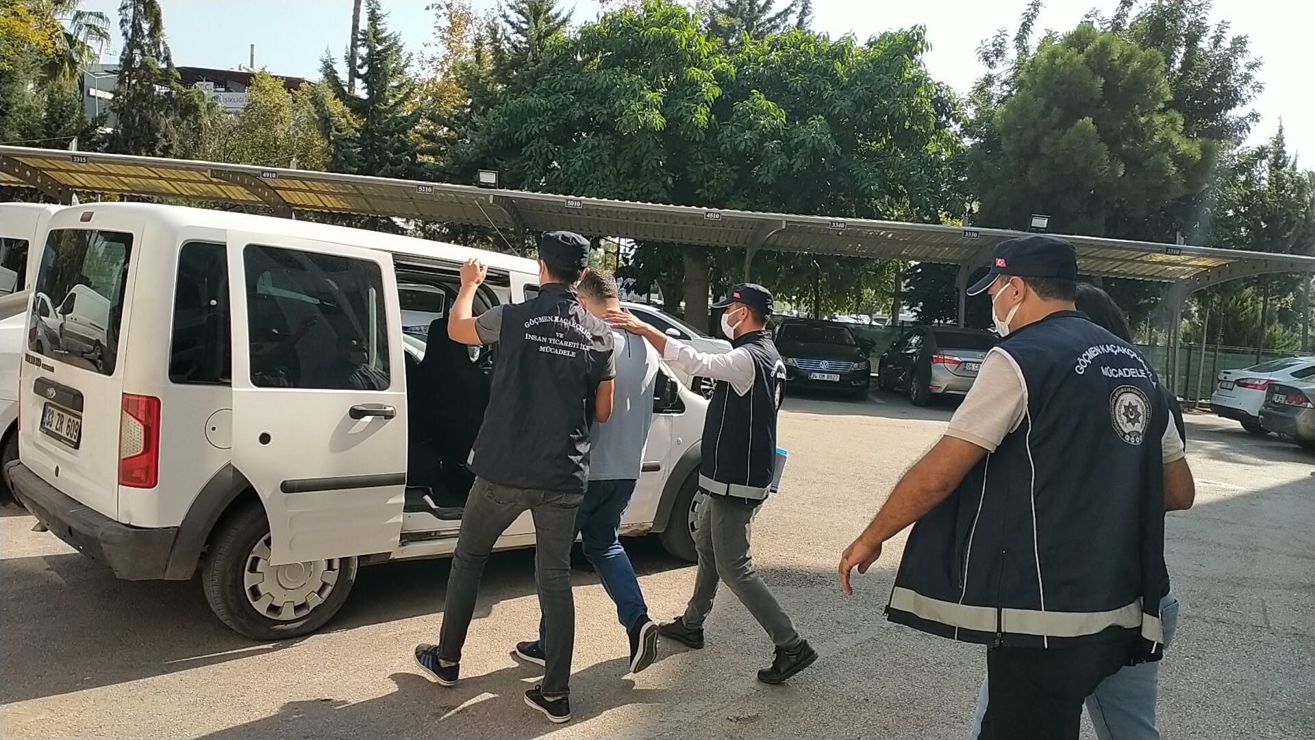 Göçmen kaçakçılığı operasyonu: 2 gözaltı