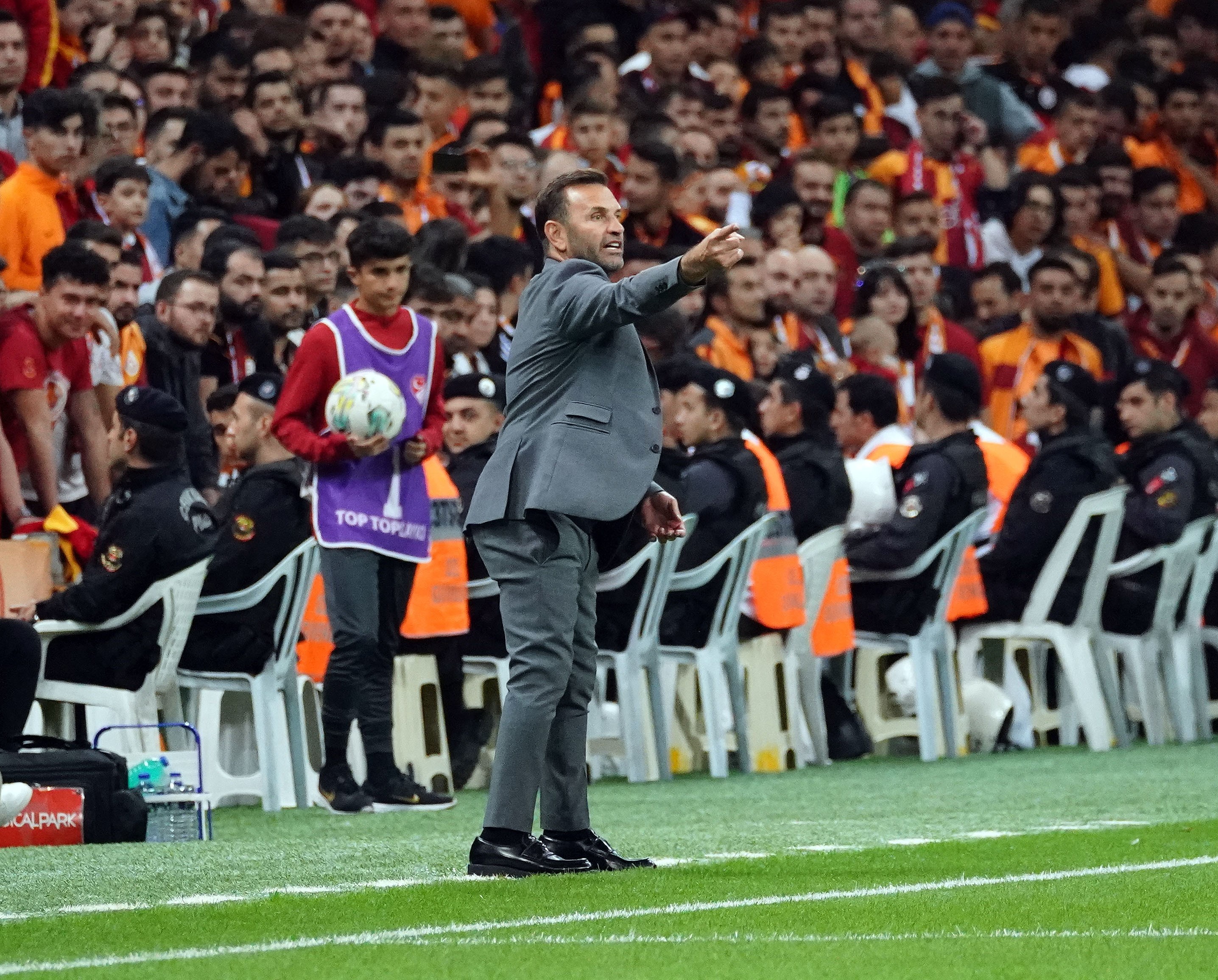 Okan Buruk’un ilk derbi heyecanı