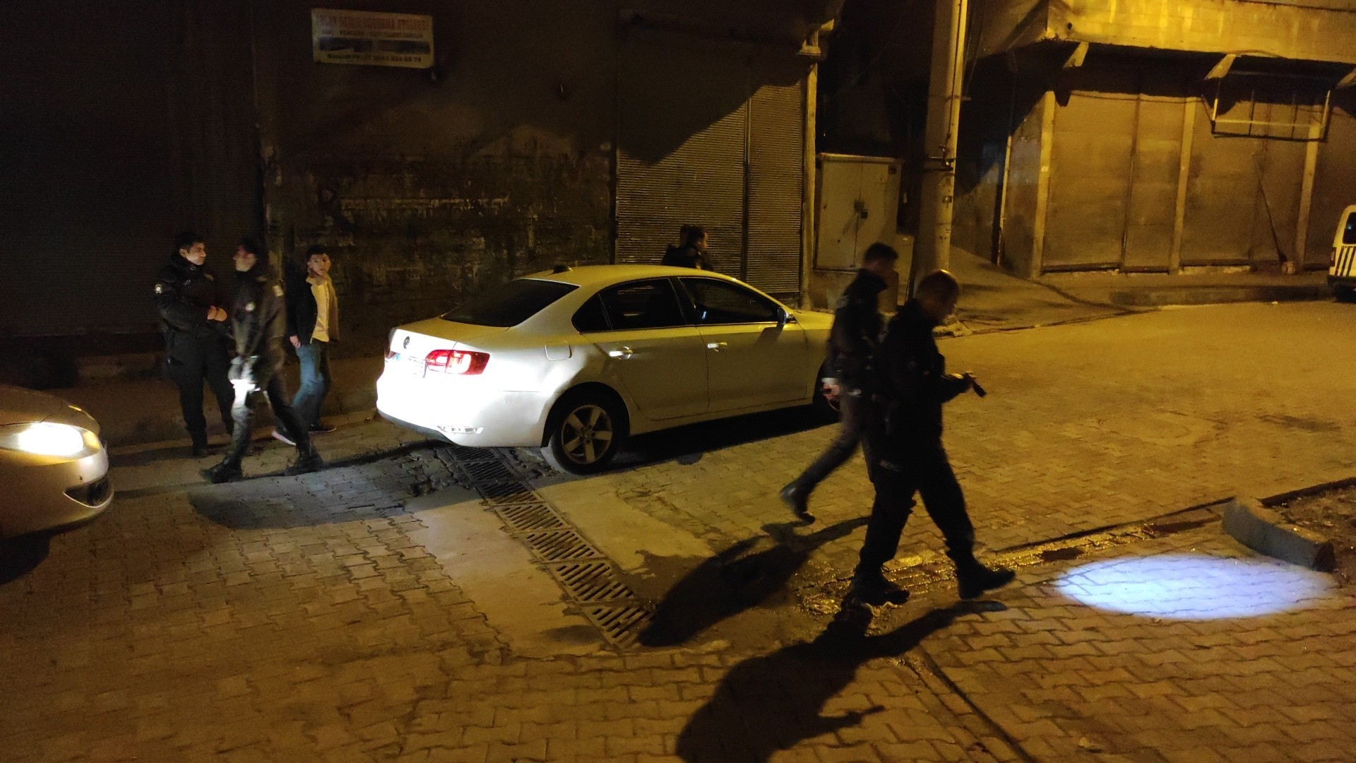 Komşu cinayetinin zanlıları adliyeye çıkarıldı