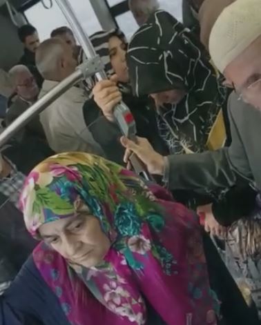 Şanlıurfa'da yolcular birbirini ezdi!