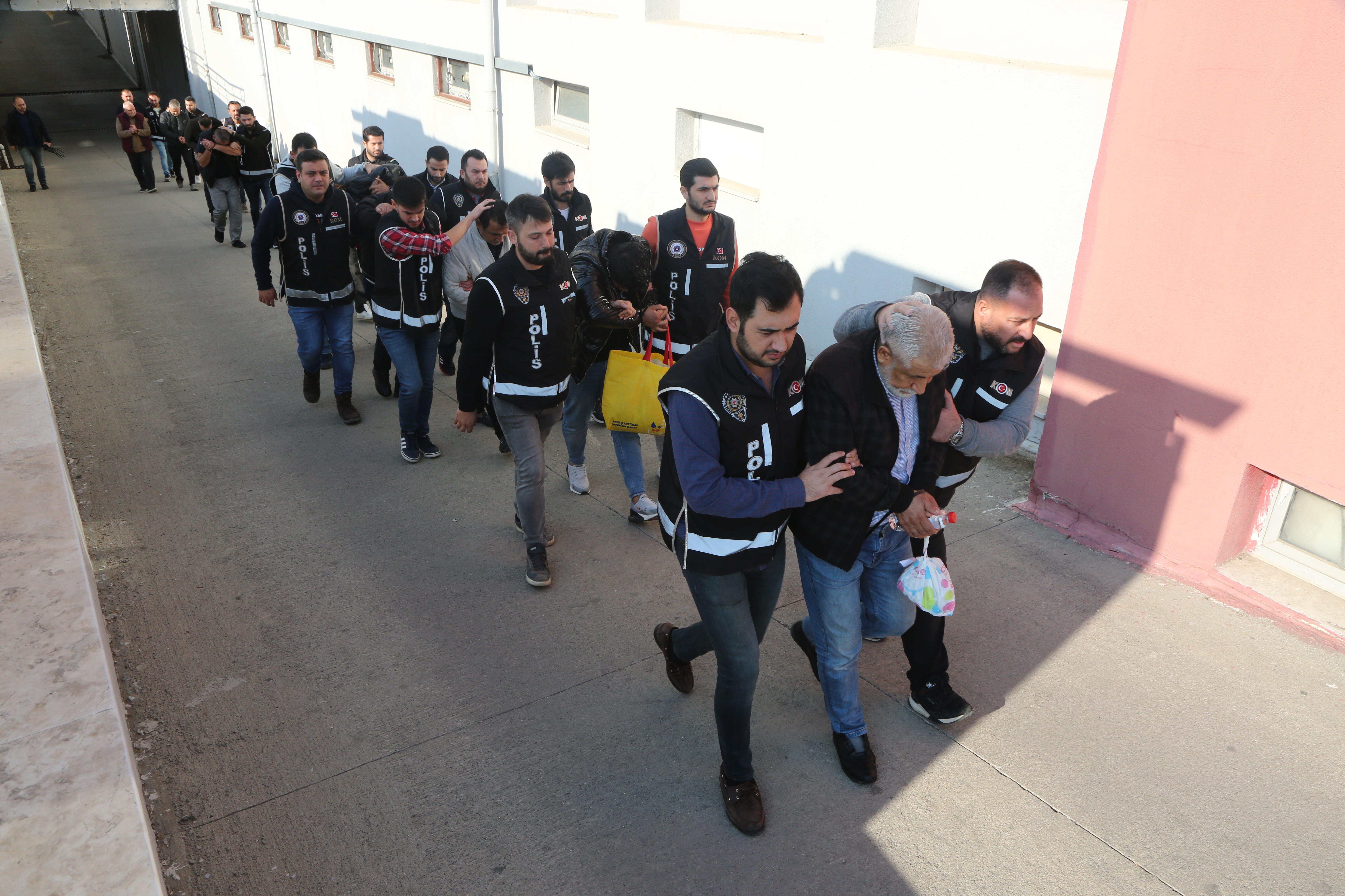 Tefecilik yapan 6 zanlı tutuklandı