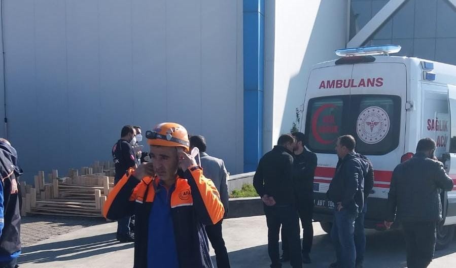 Alüminyum fabrikasında patlama: 1'i ağır 4 yaralı