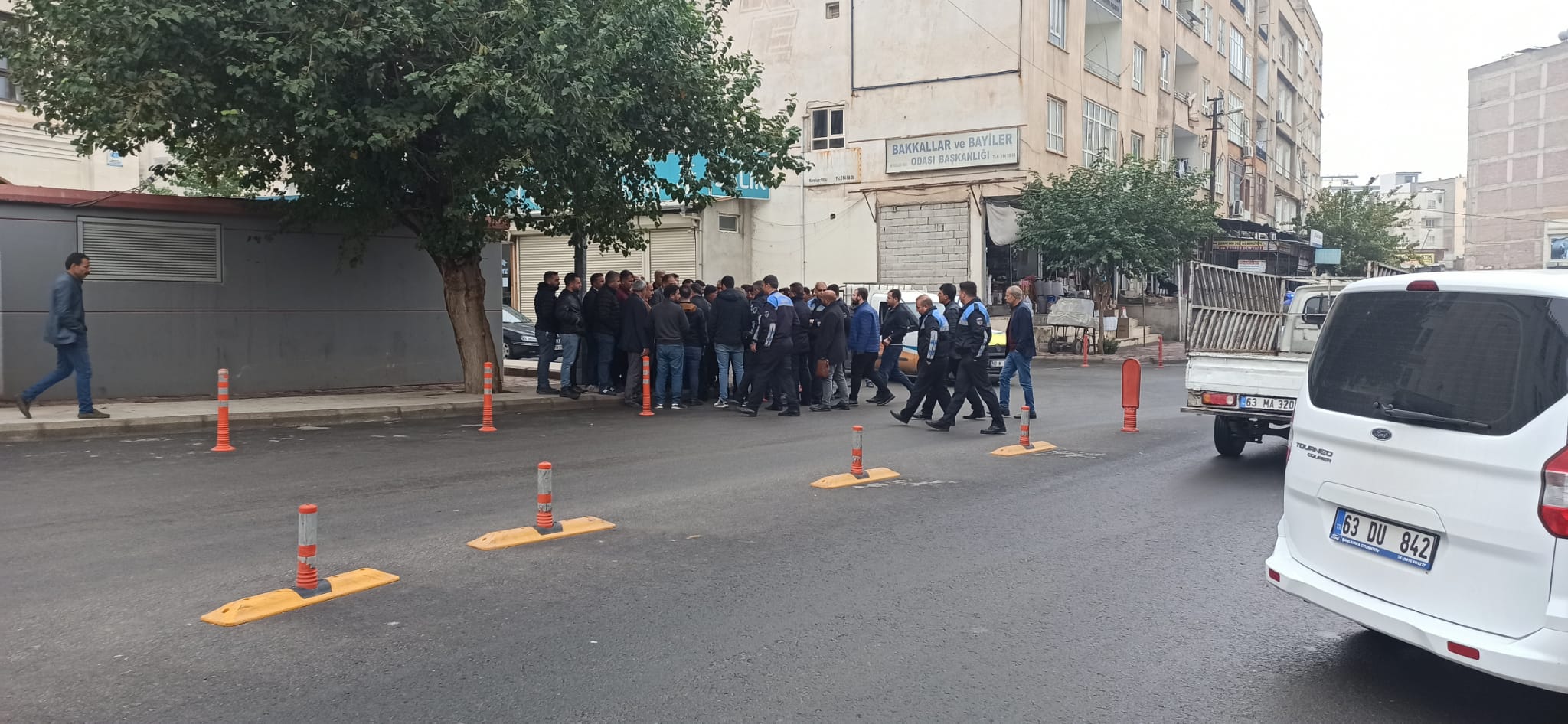 Servisçiler plaka ihalesini Belediye'ye taşıdı!