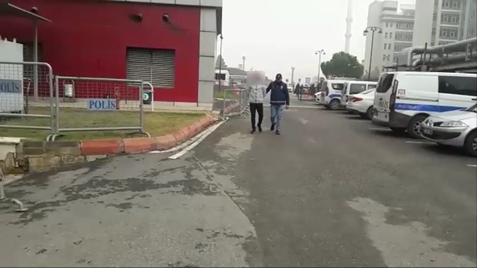 Hırsızlık yapan şahıs linç edilmekten son anda kurtuldu