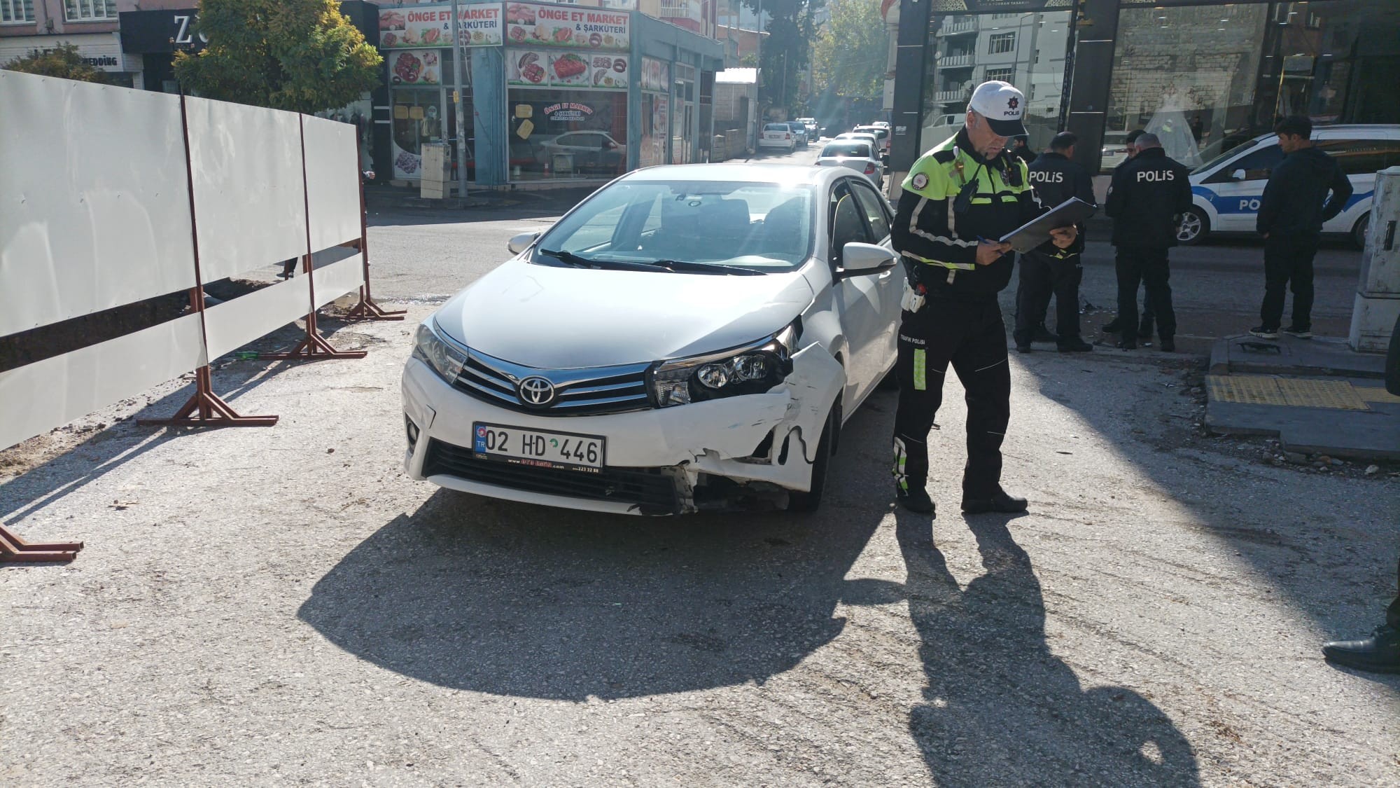 Otomobil ile motosiklet çarpıştı: 1 yaralı