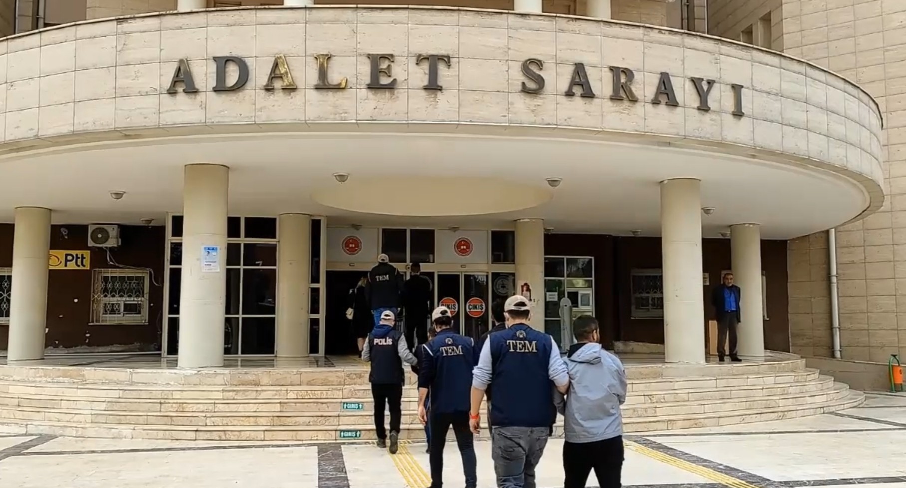 Şanlıurfa'da bombalı eylem hazırlığındaki teröristler yakalandı