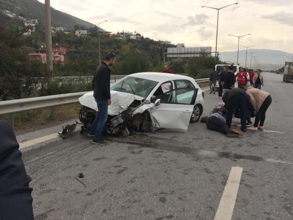 Trafik kazası geçiren yaşlı çift hayatını kaybetti