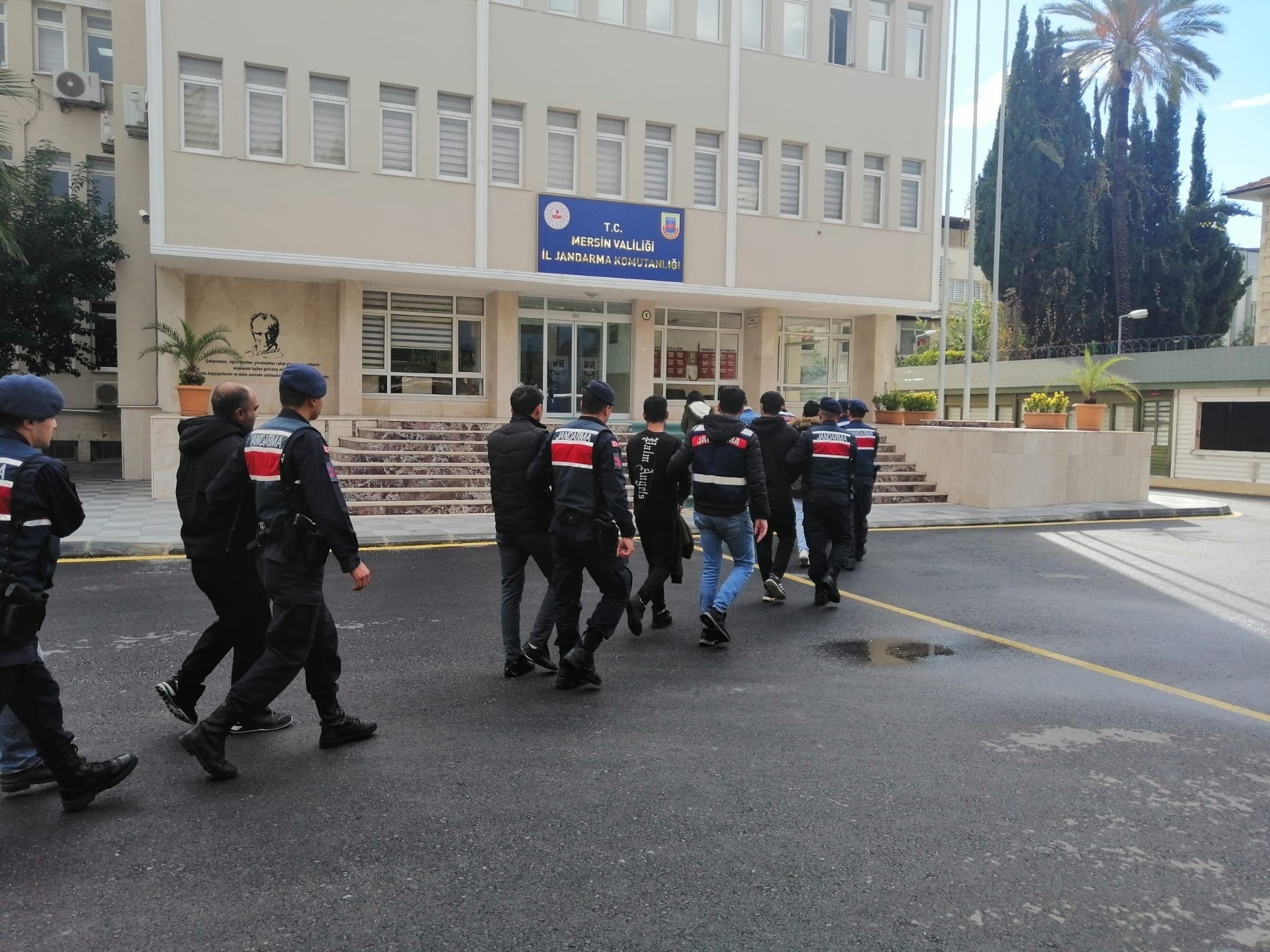 Terör operasyonu: 10 gözaltı