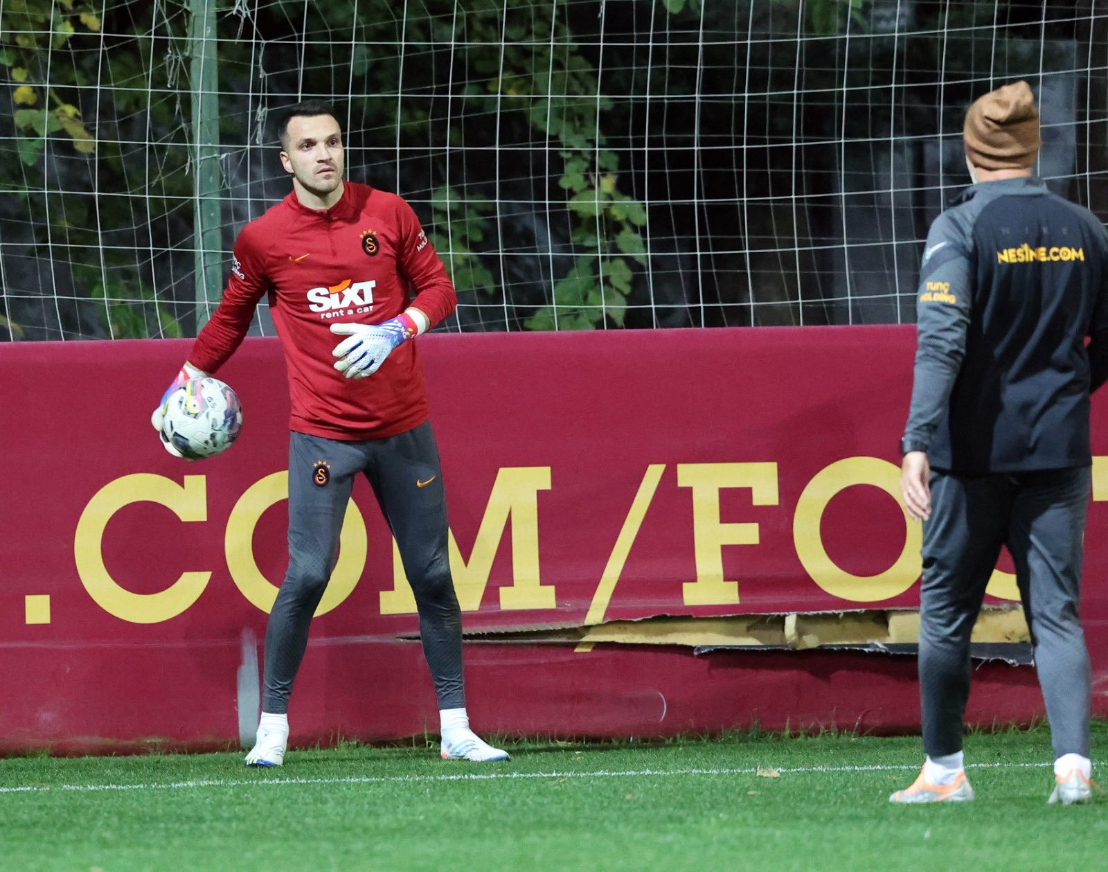 Galatasaray çalışmalarını sürdürüyor