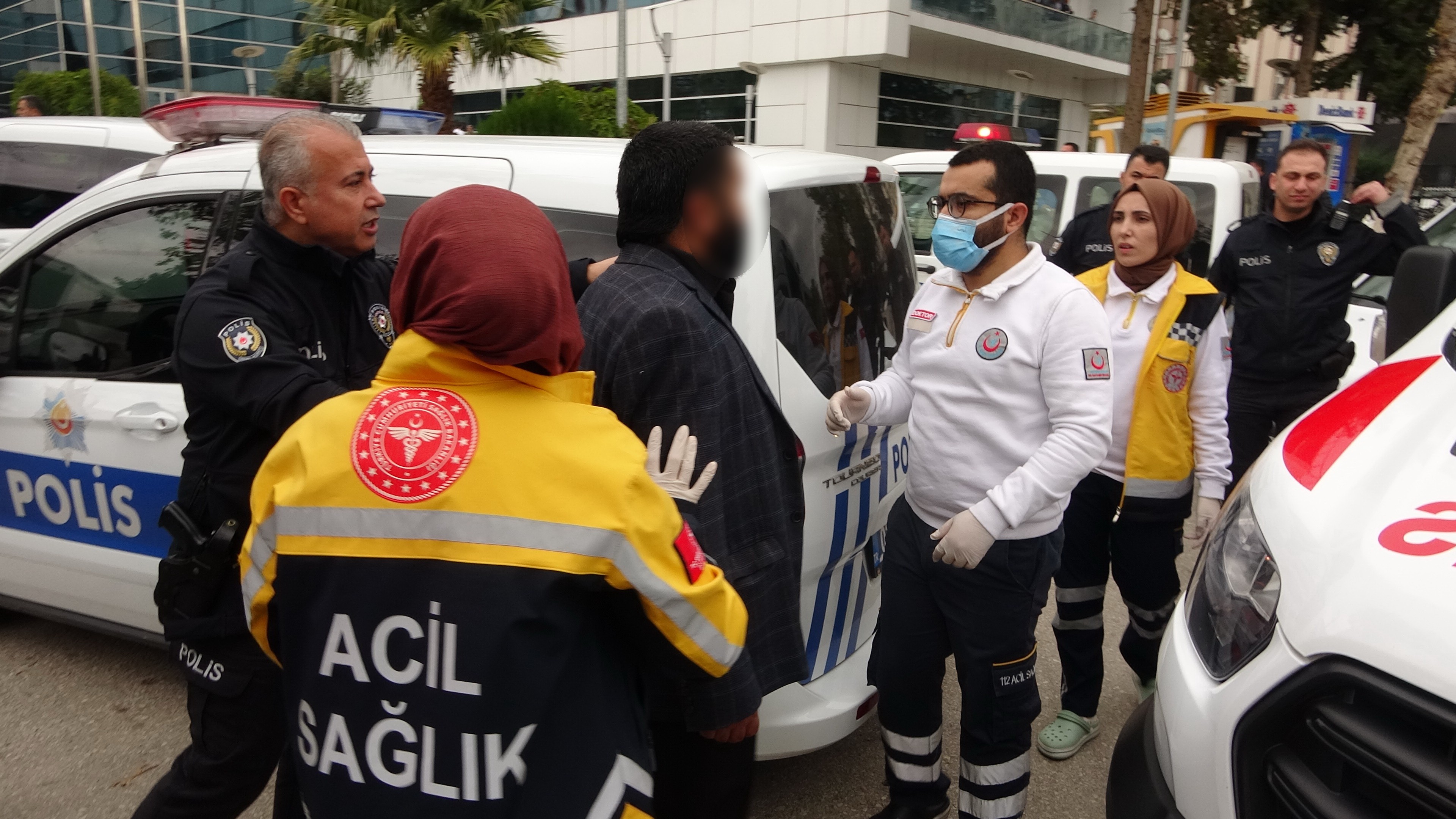 Husumetli akrabalar birbirine saldırdı: 4 yaralı