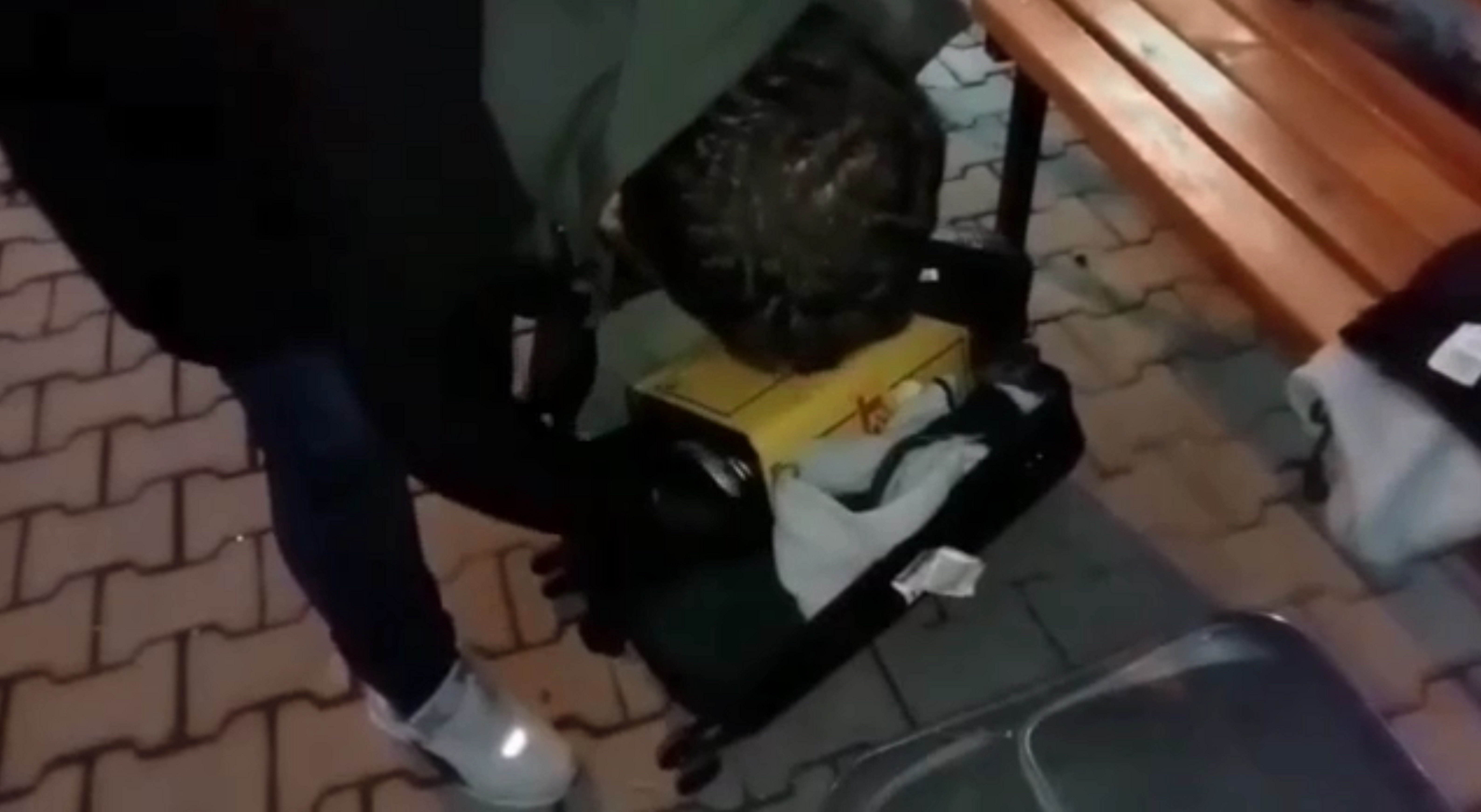 Yağ tenekelerine gizlenmiş 6 kilo esrar ele geçirildi