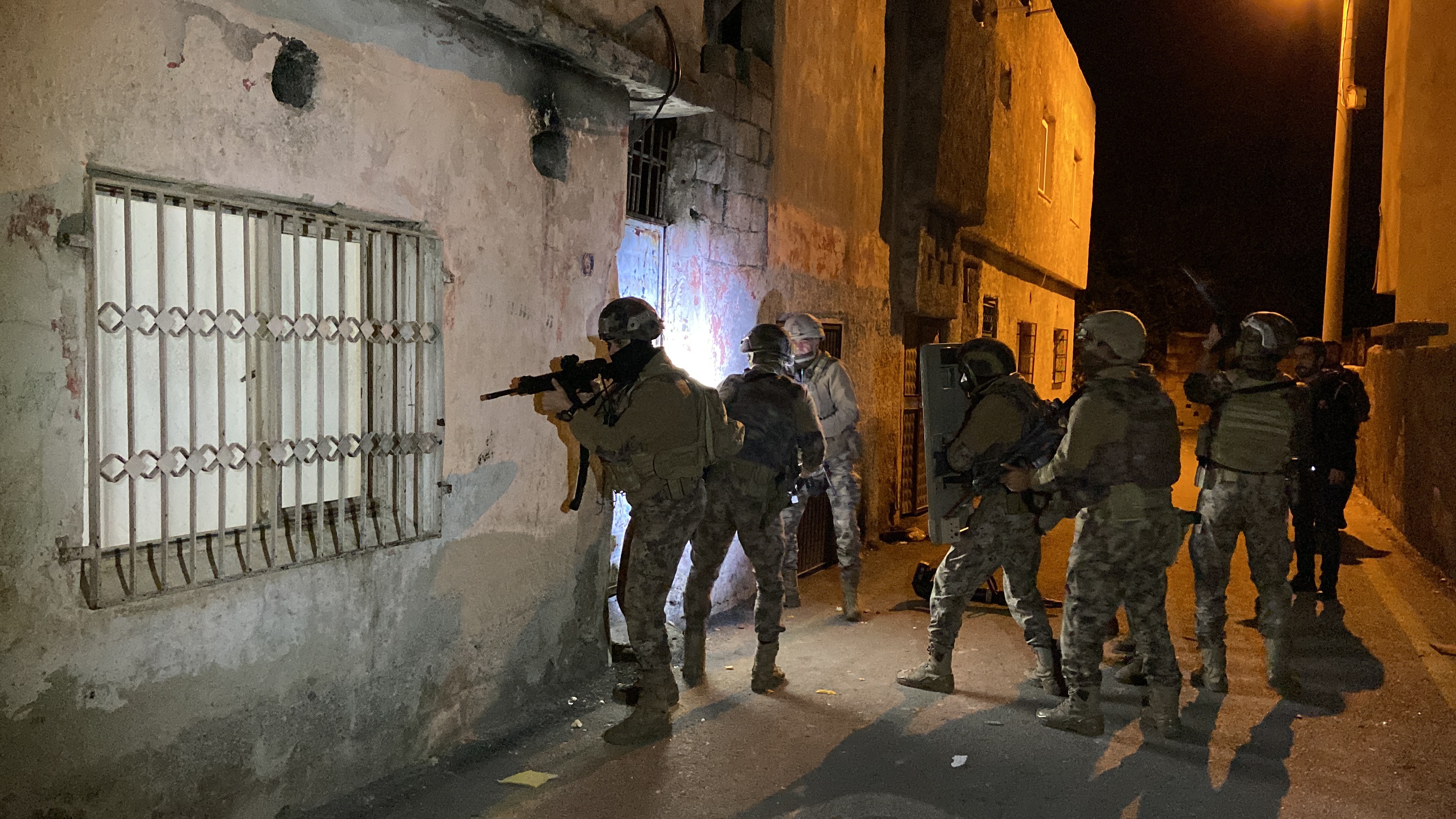 YPG'li iki şahıs yakalanarak gözaltına alındı