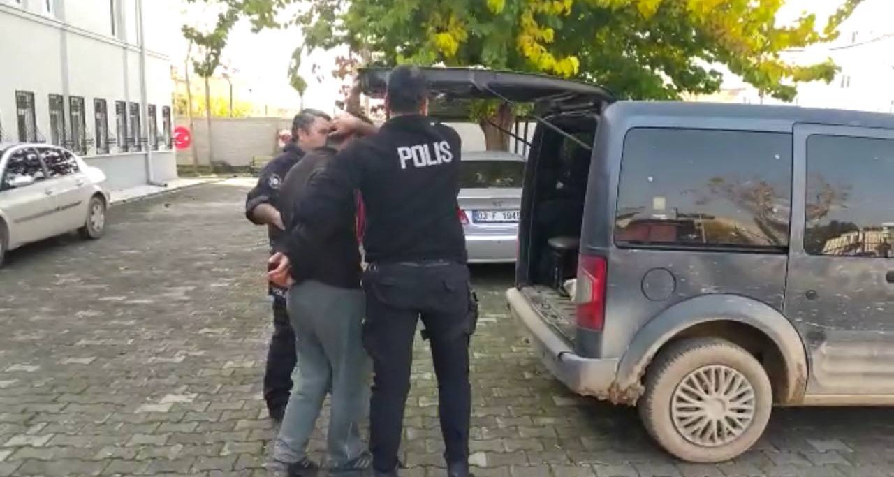 Eşini şikayet eden kişi polise saldırdı