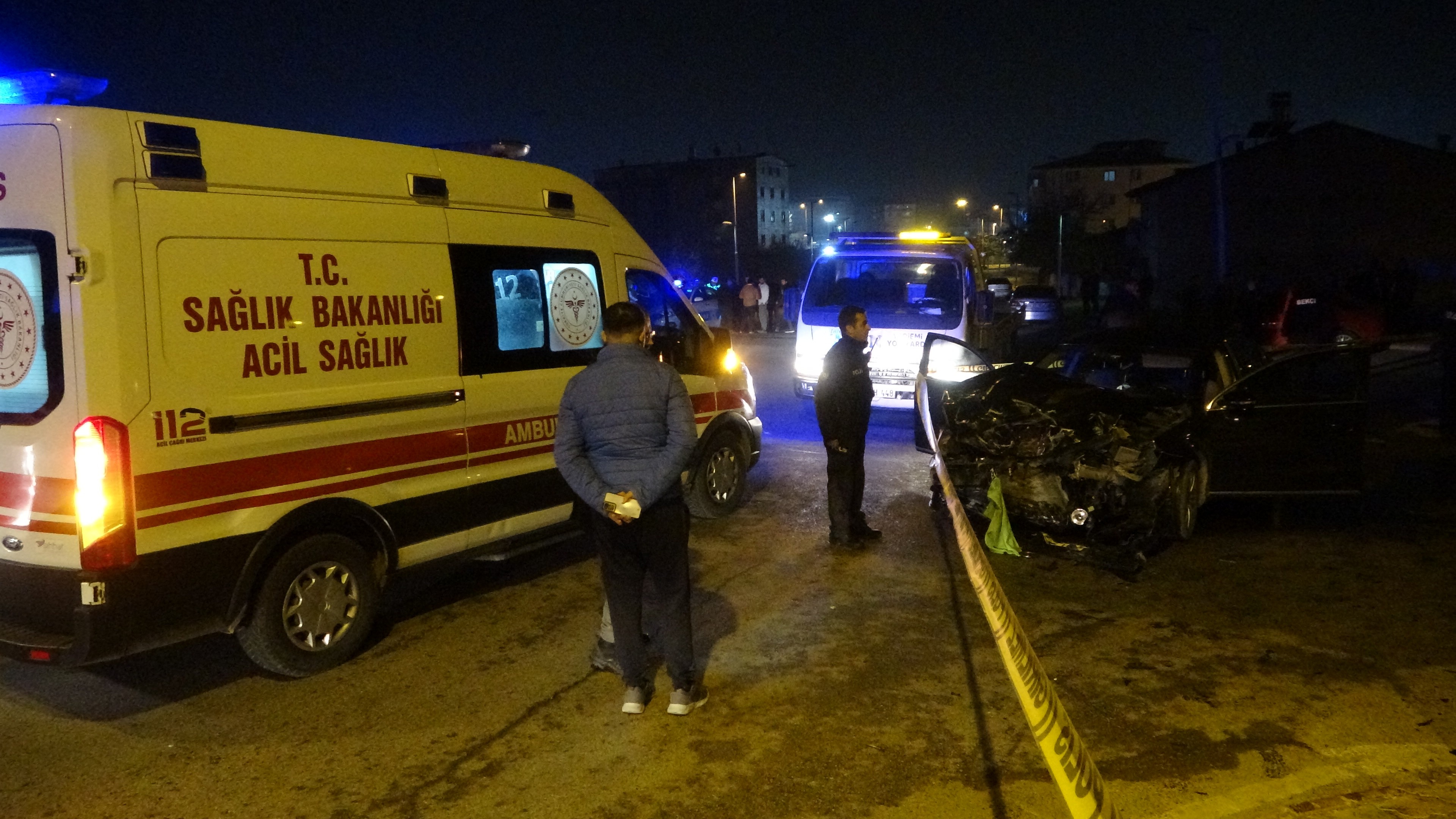 İşçi servisi ile otomobil çarpıştı: 12 yaralı