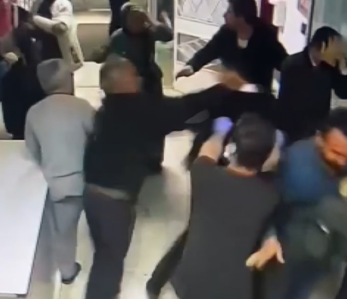 Hastanede terör estirdiler: 7 yaralı, 4 gözaltı