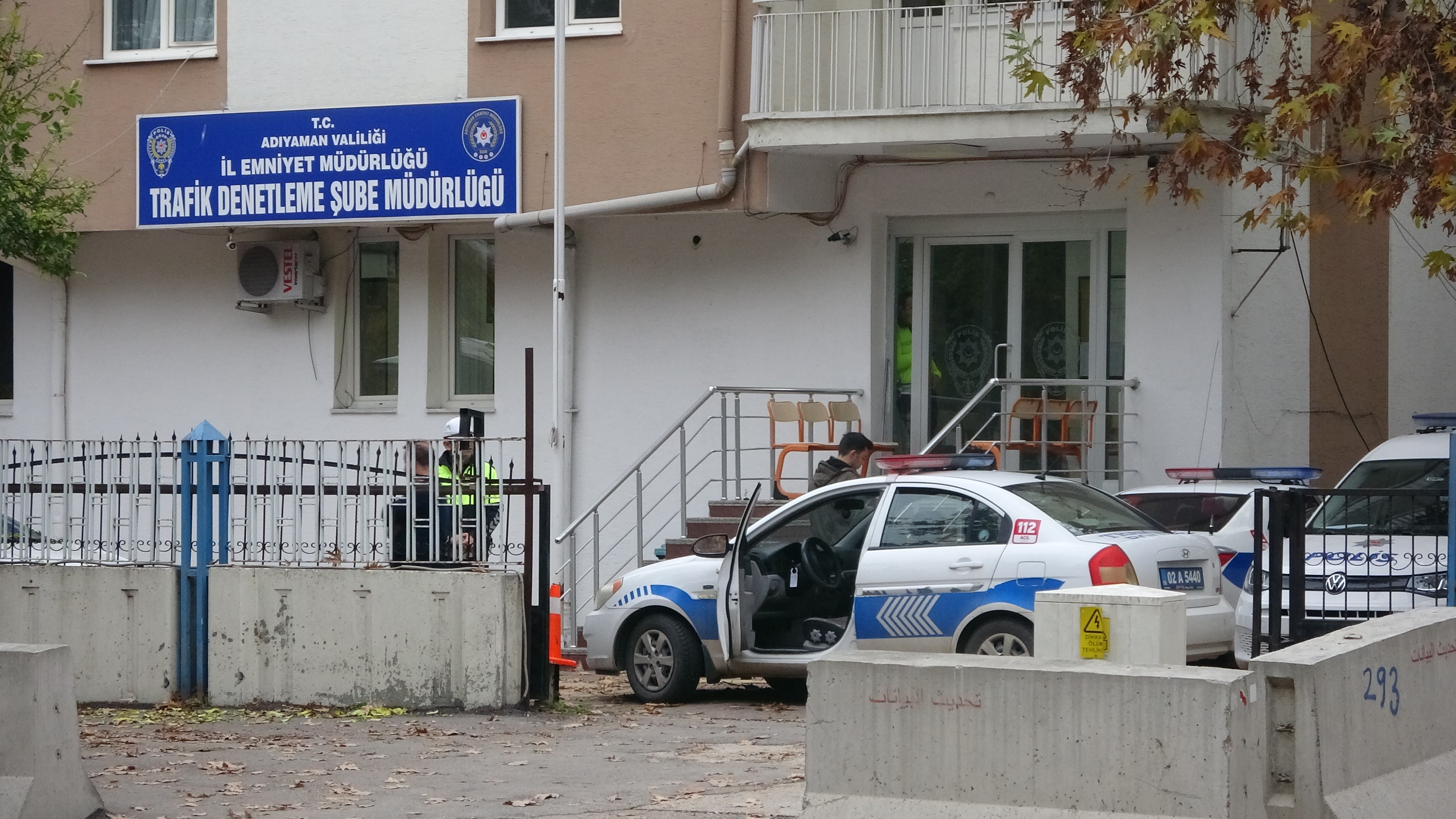 Şüpheli valiz fünyeyle patlatıldı