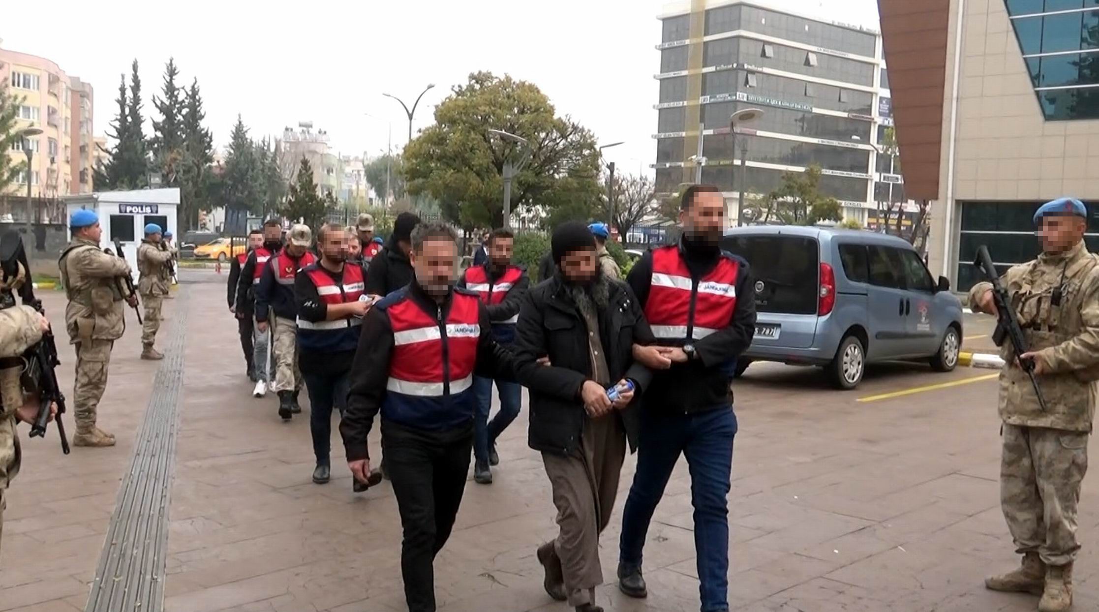 DEAŞ operasyonu: 5 tutuklama