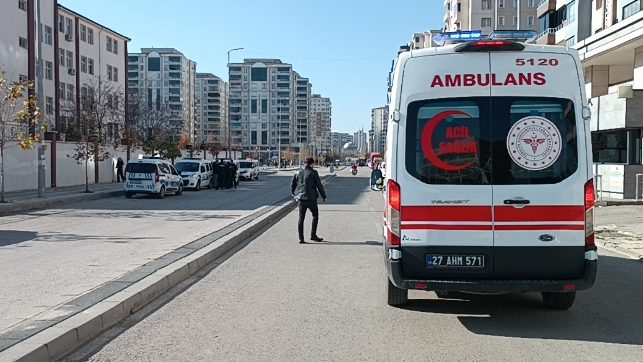İki grup arasında bıçaklı sopalı kavga: 4 yaralı