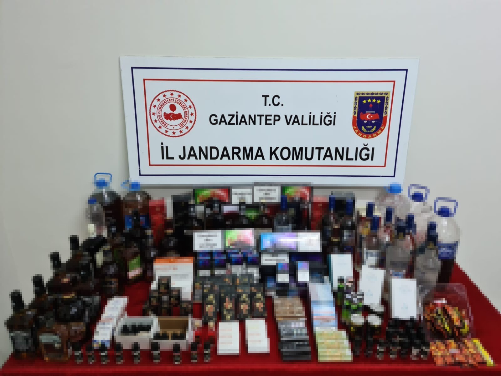 Sahte kaçak alkol operasyonu: 35 gözaltı