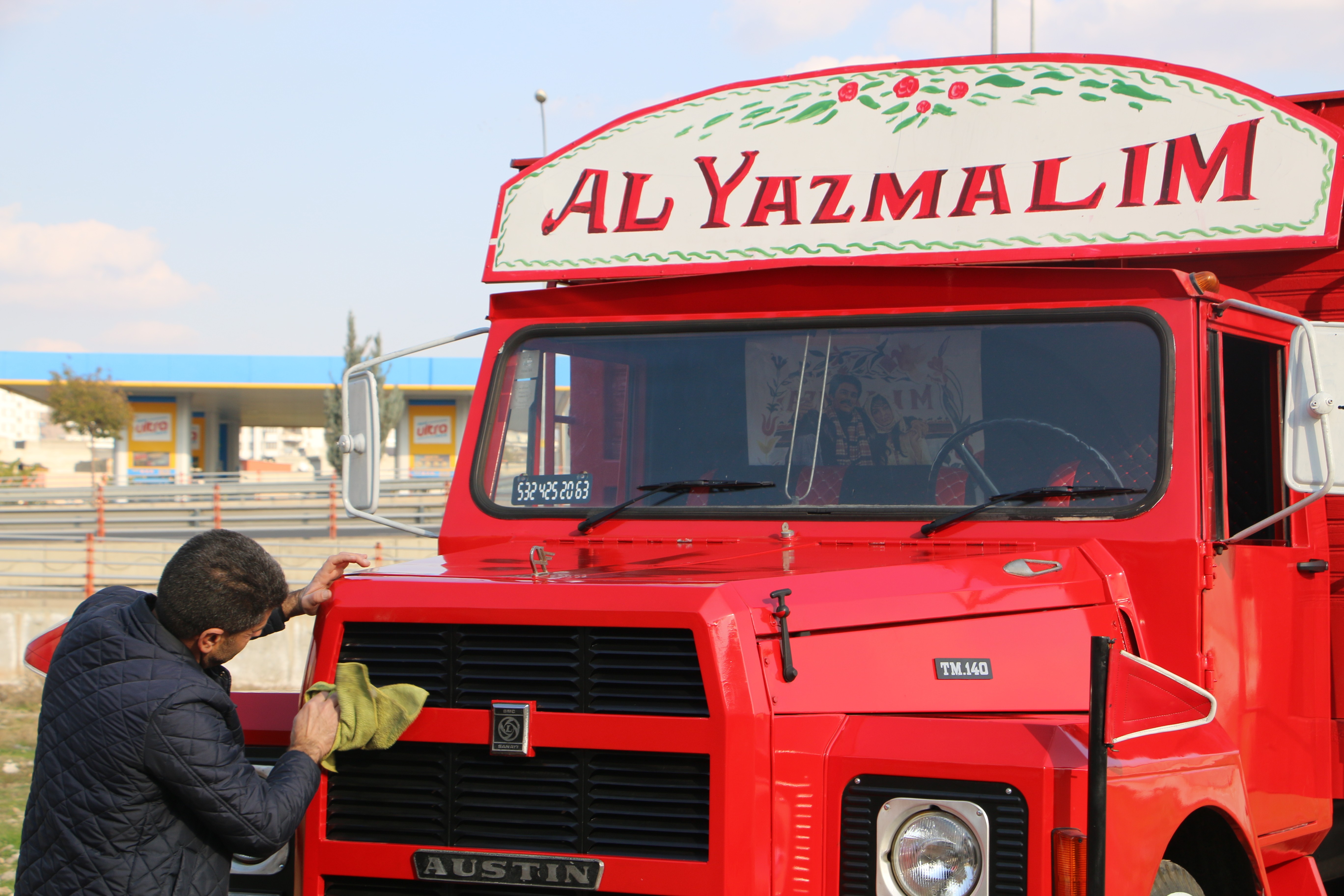“Al Yazmalım” kamyonu Şanlıurfa’da büyük ilgi gördü