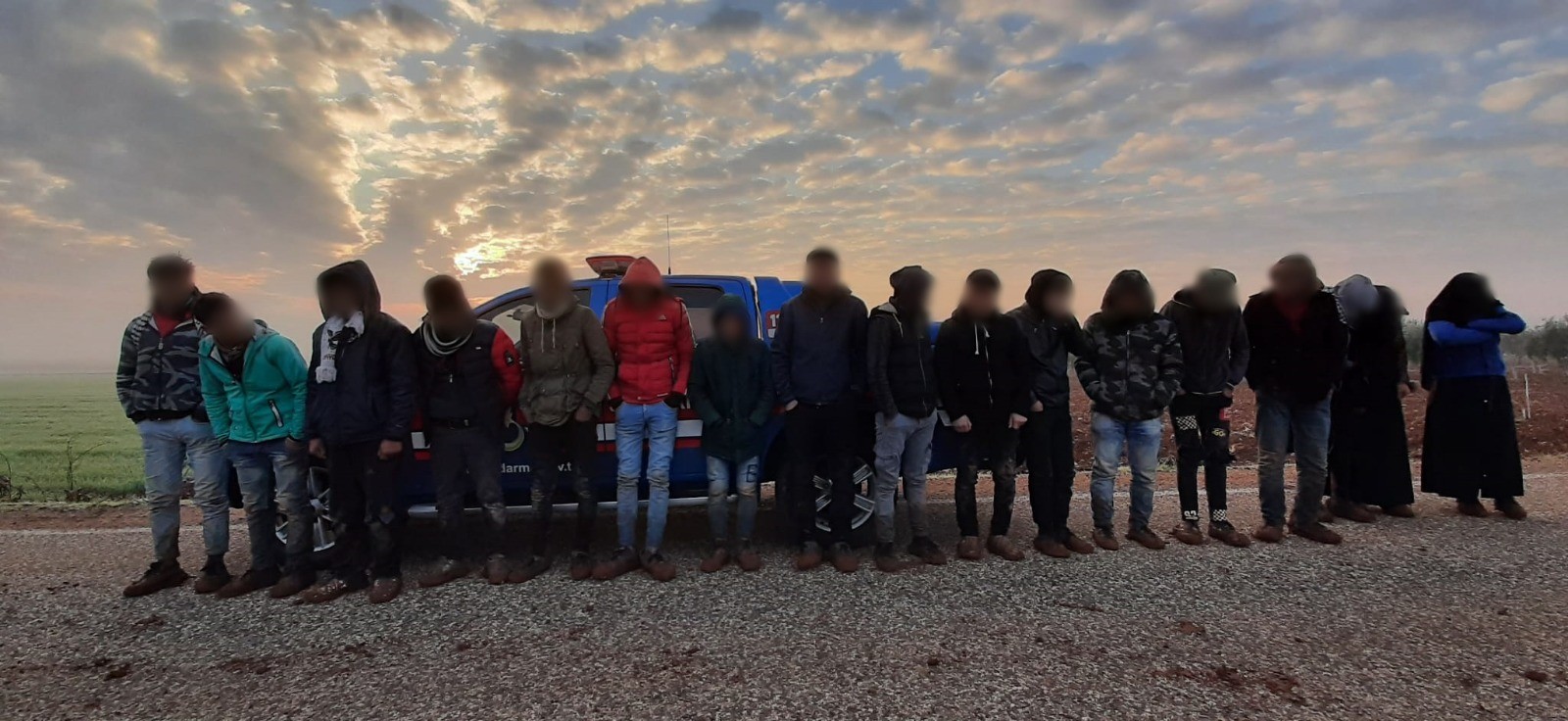 Yasa dışı yollarla yurda sokmaya çalışan 8 organizatör tutuklandı