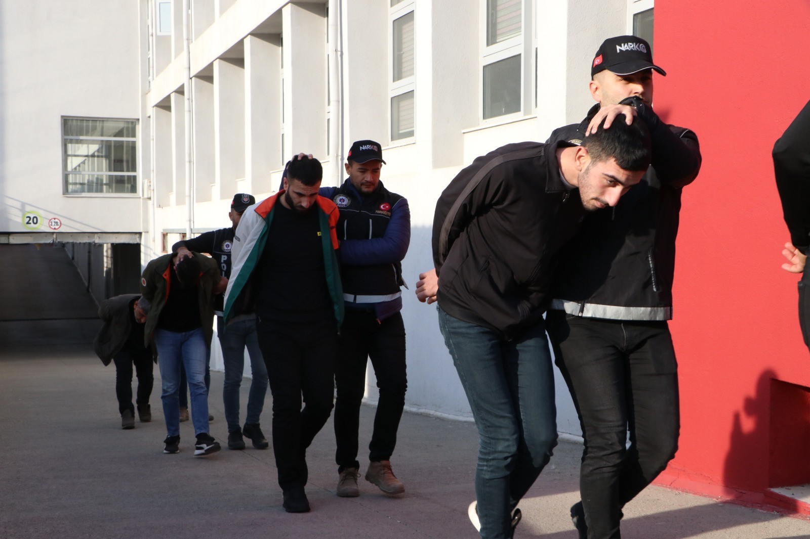 Tırın dorsesinde 87 kilo esrar ele geçirildi
