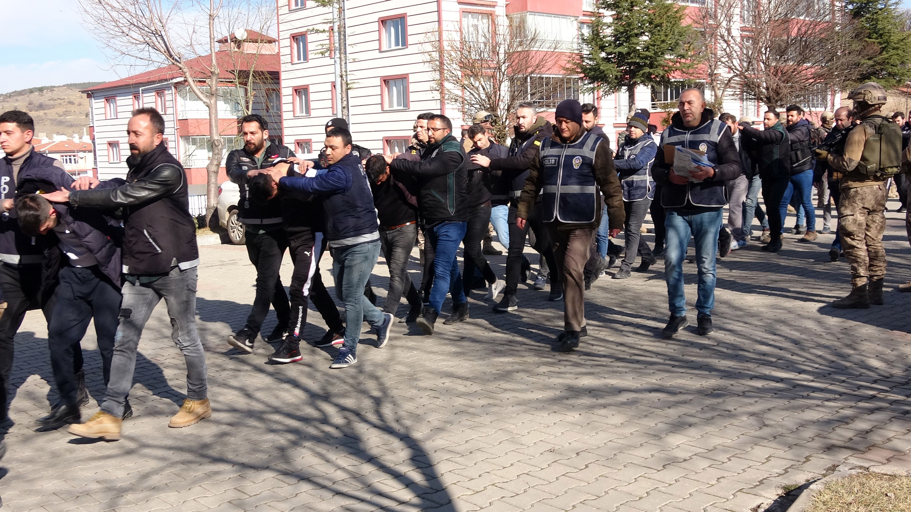4 ilde uyuşturucu operasyonu: 39 gözaltı