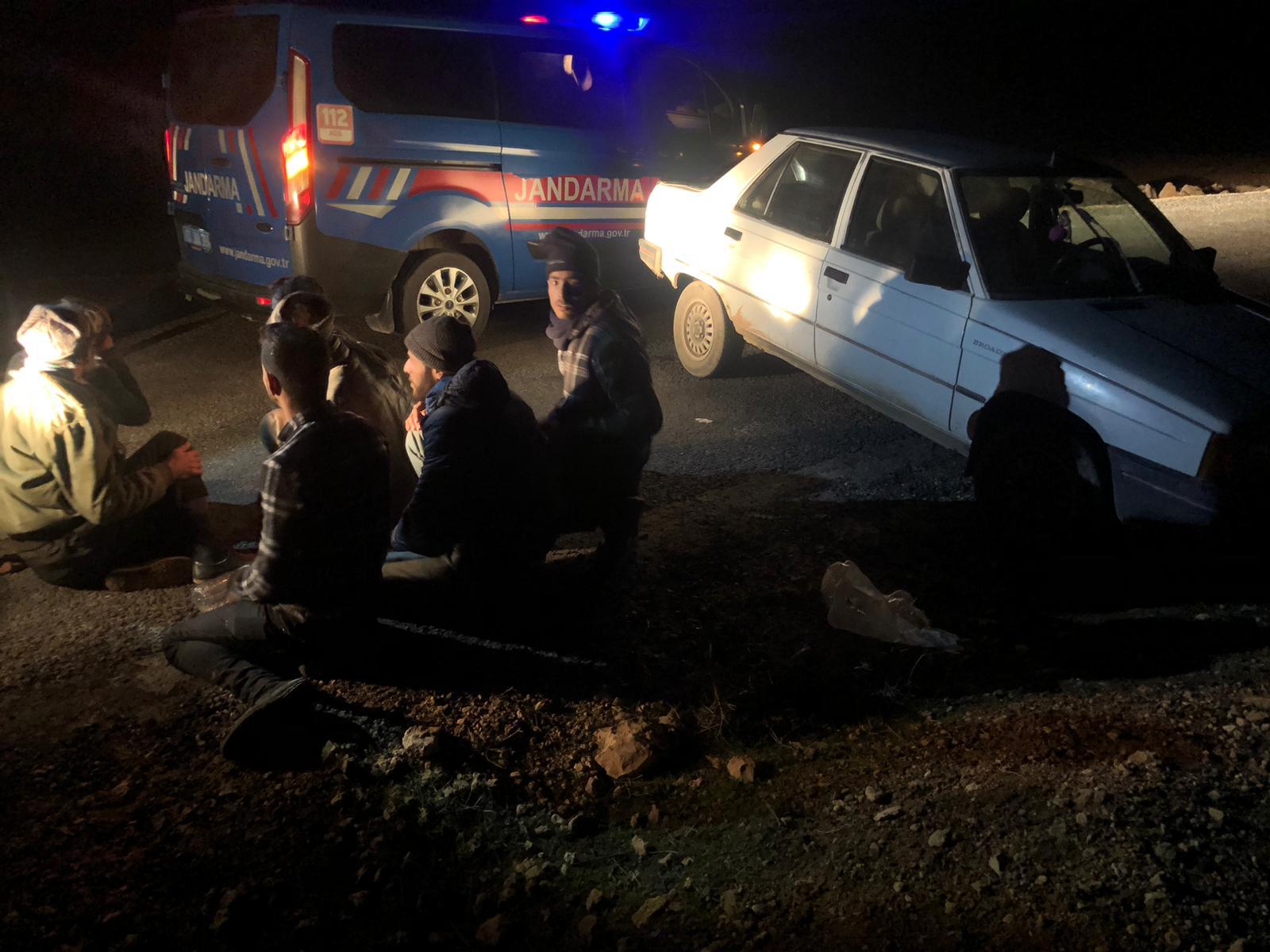 Şanlıurfa'da 83 düzensiz göçmen yakalandı