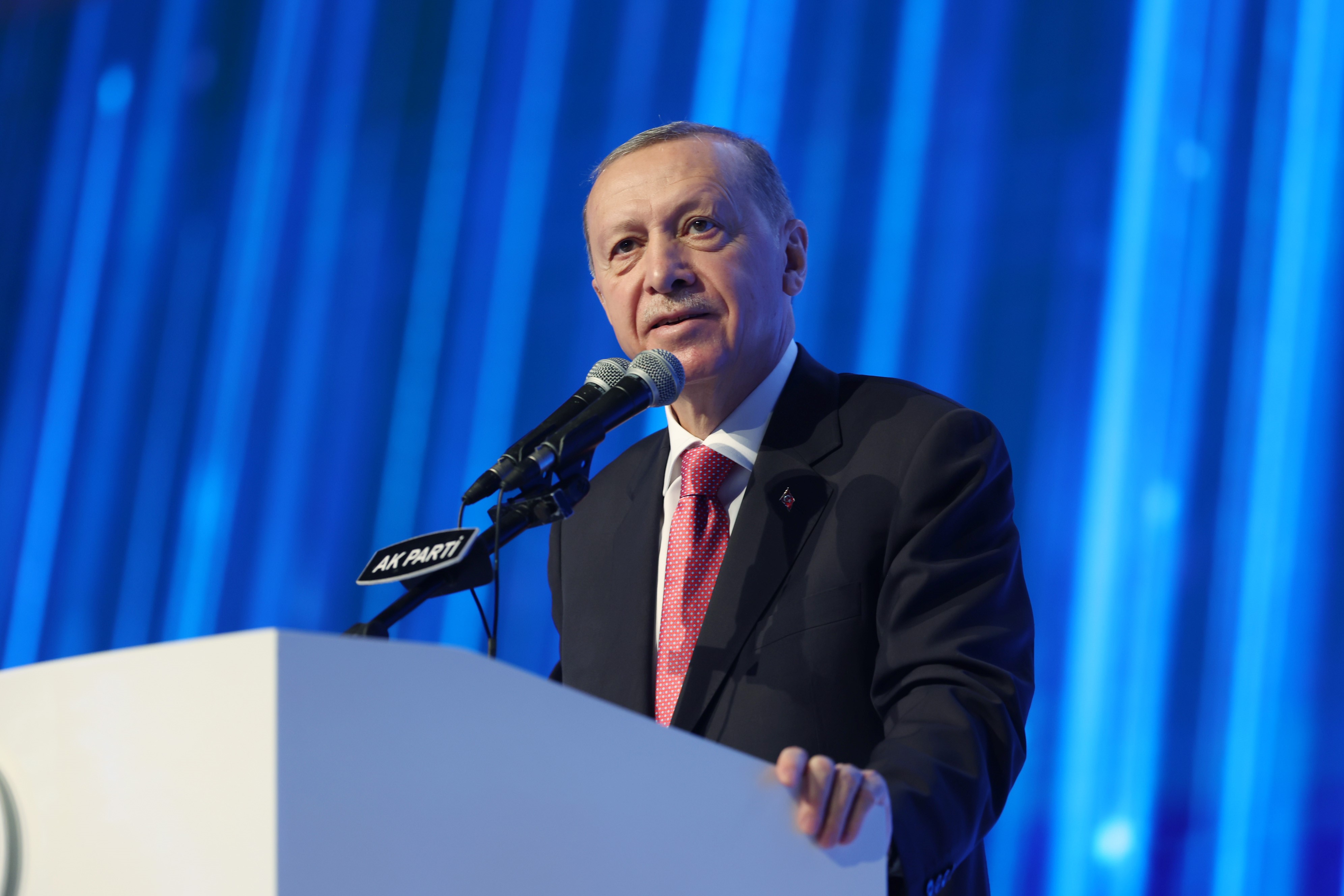 AK Parti seçim beyannamesi açıklandı