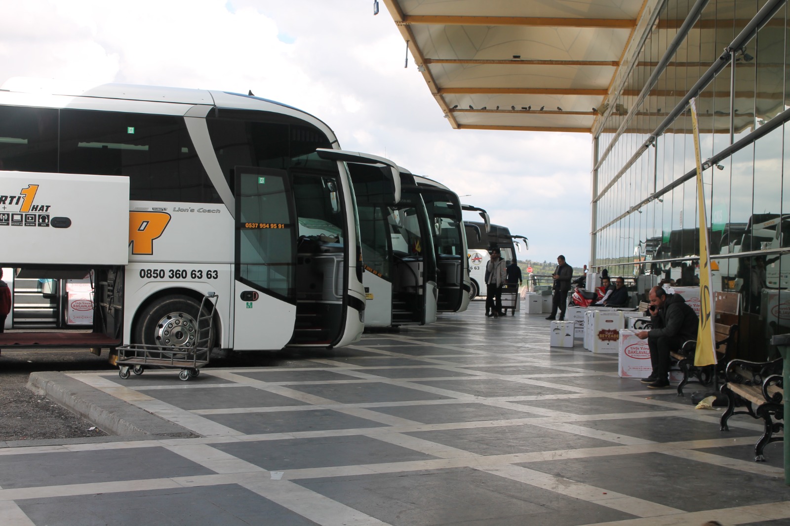 Otogar bayram öncesi bomboş kaldı