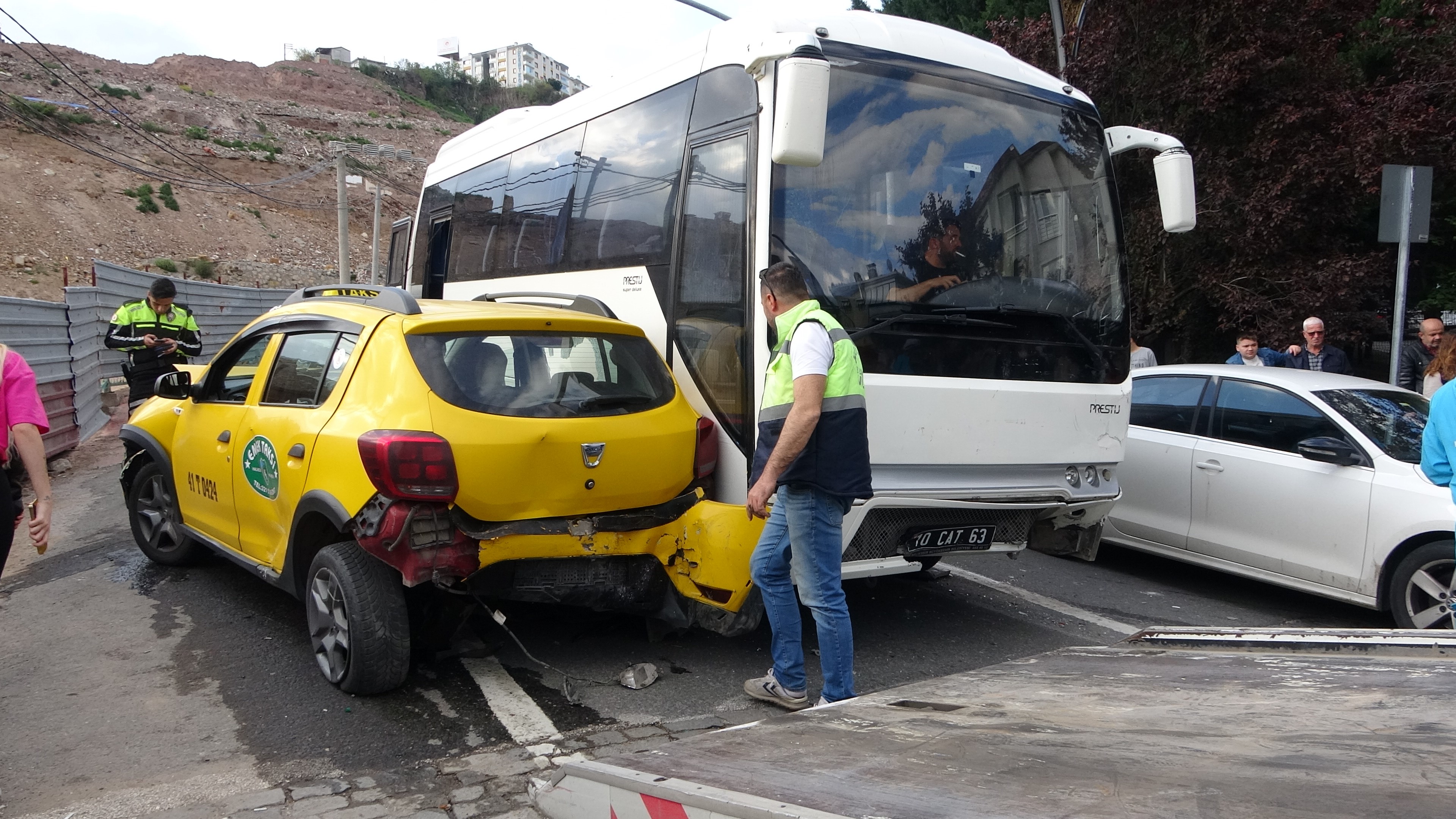 Kocaeli'de feci kaza! 2 yaralı