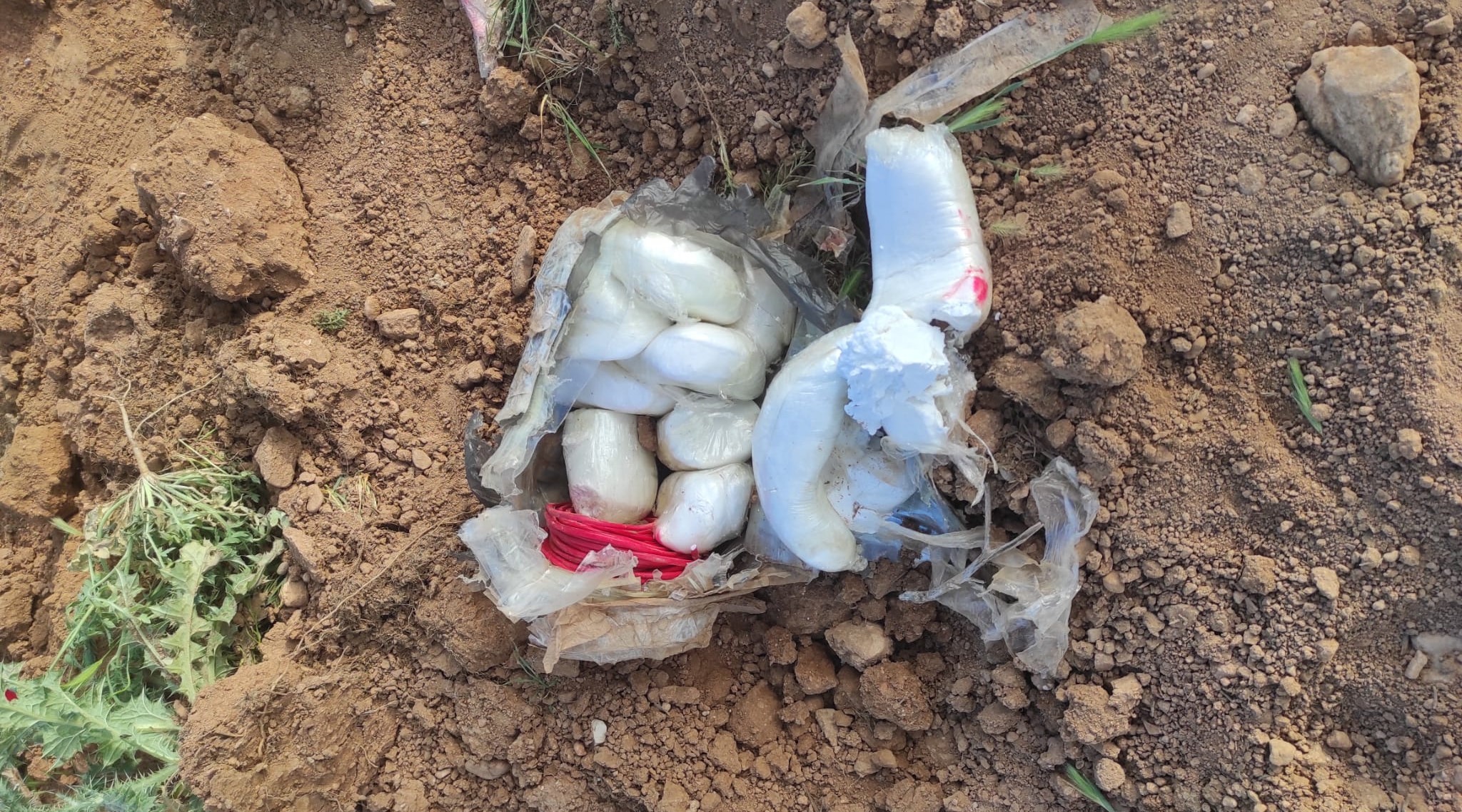 Ceylanpınar'da kilolarca patlayıcı ele geçirildi