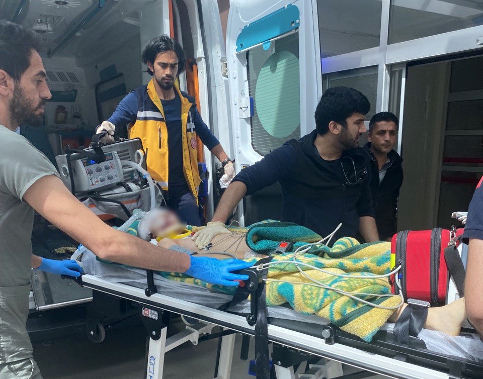 Psikolojisi bozulan baba önce kızına sonra kendine sıktı