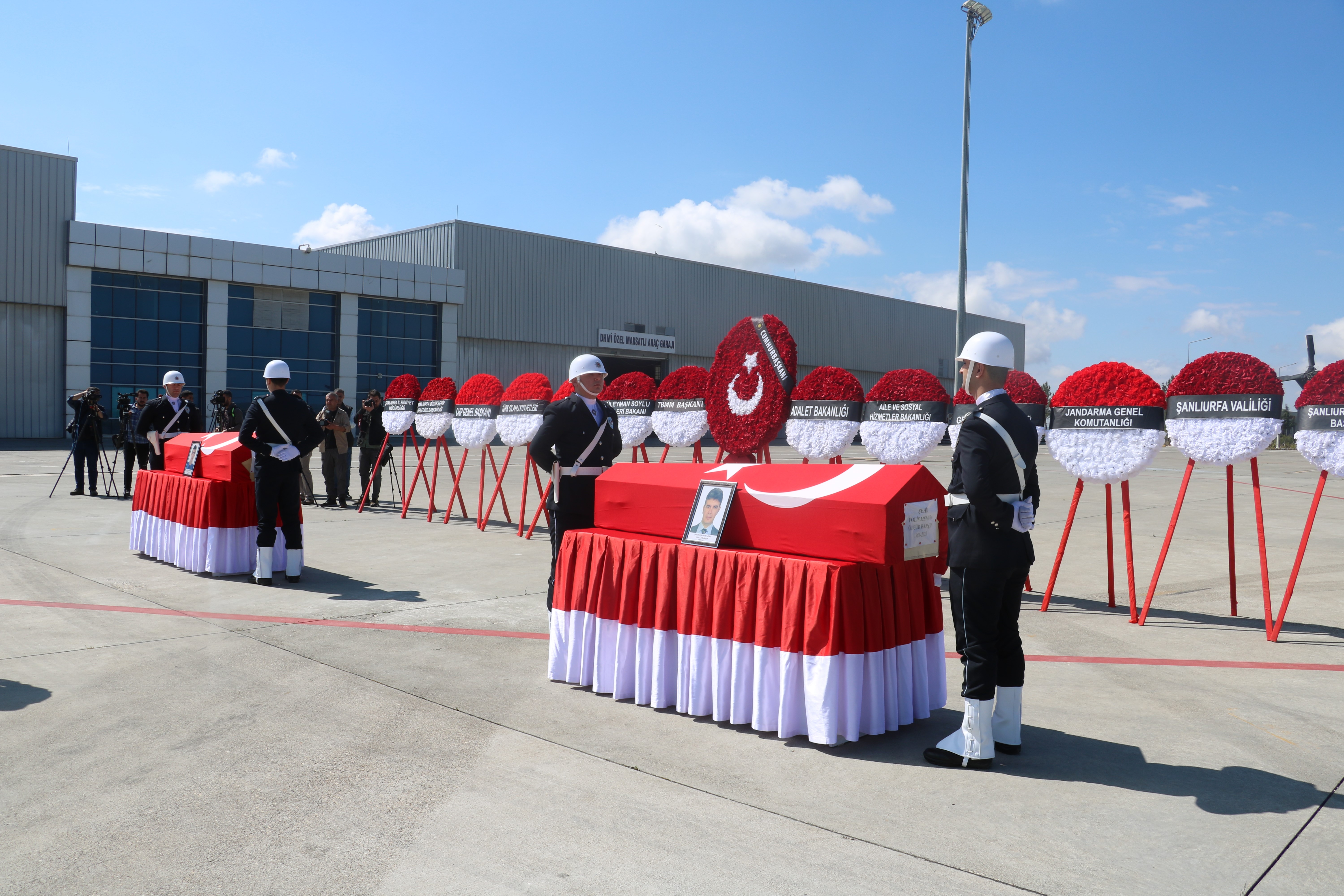 Urfa sınırında şehit olan polisler memleketlerine uğurlandı