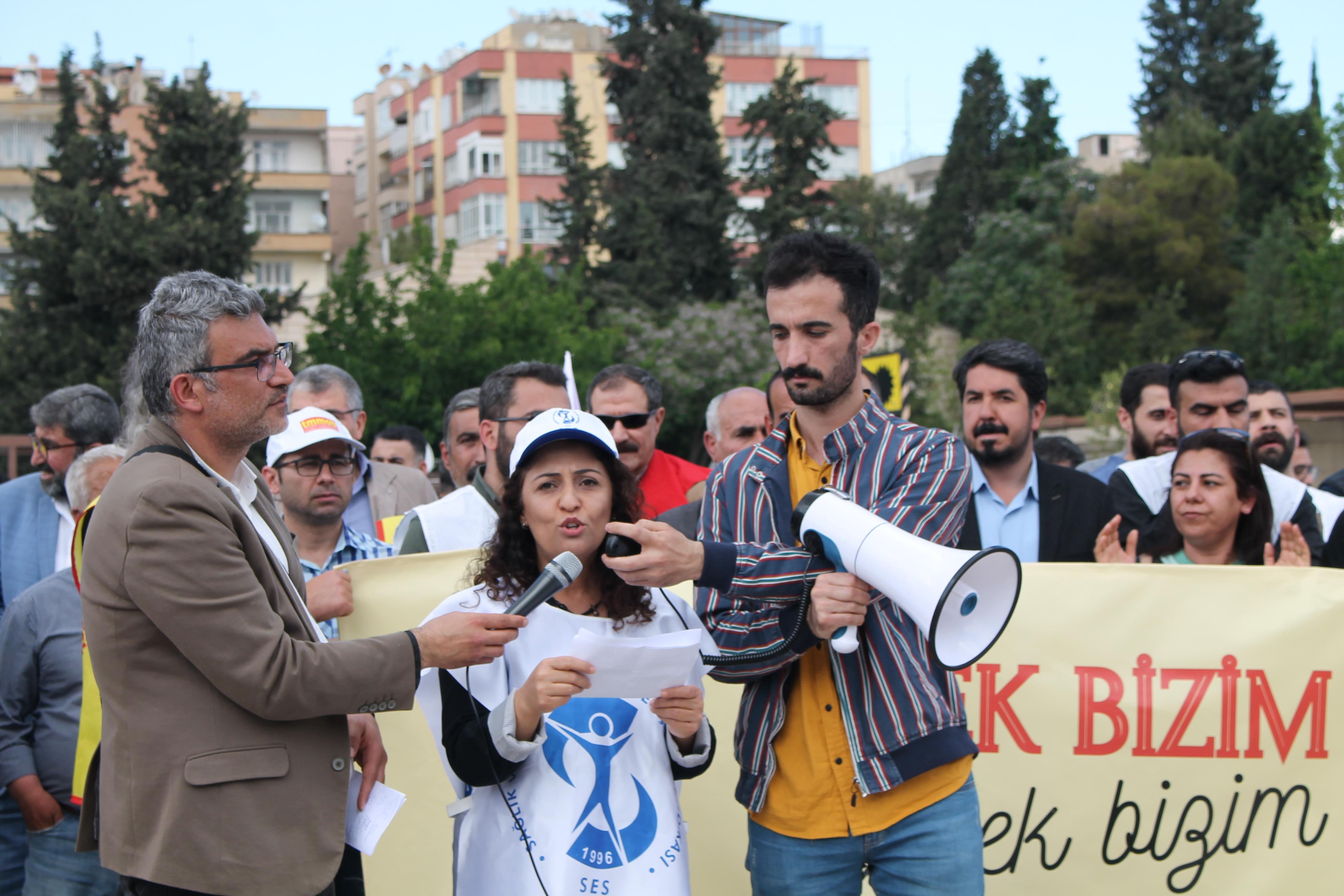 Urfa'da 1 Mayıs yürüyüşü düzenlendi