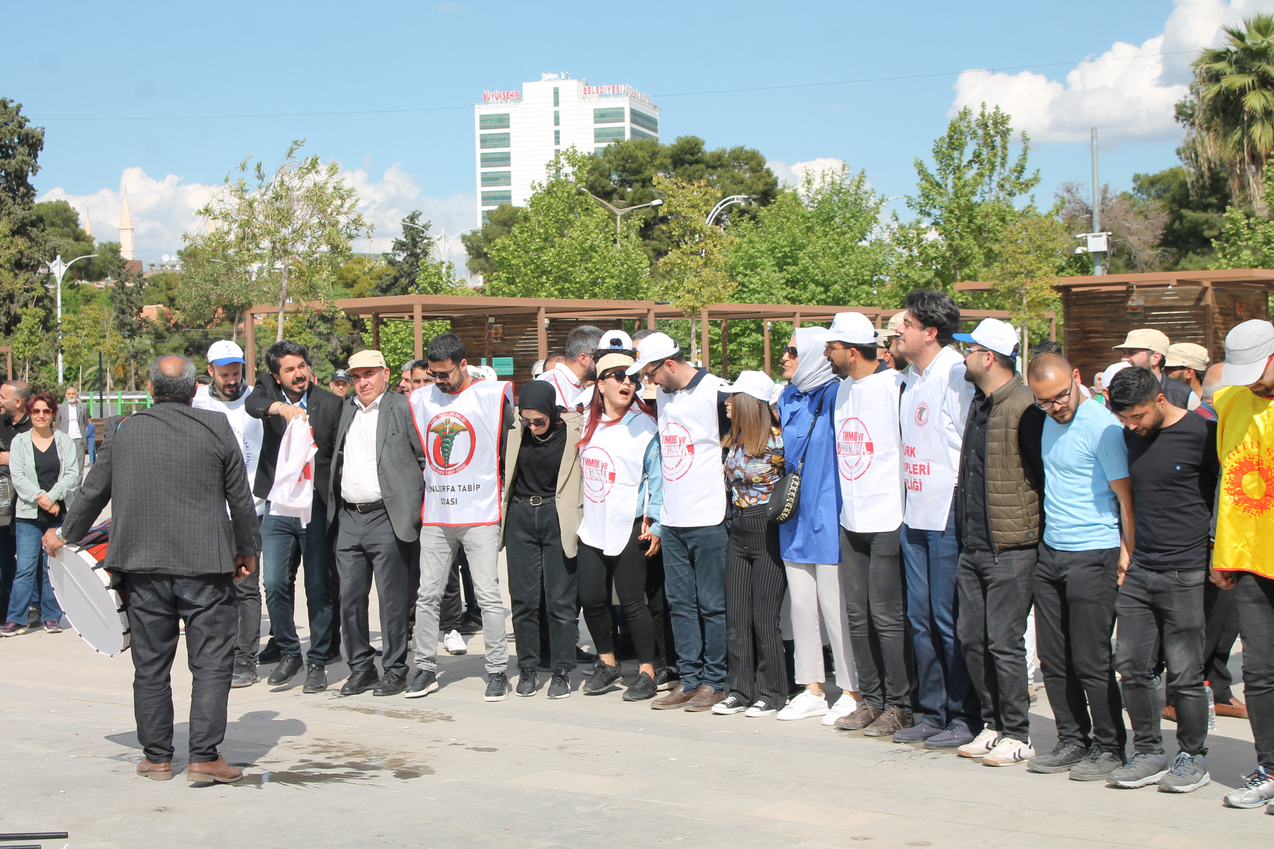 Urfa'da 1 Mayıs yürüyüşü düzenlendi