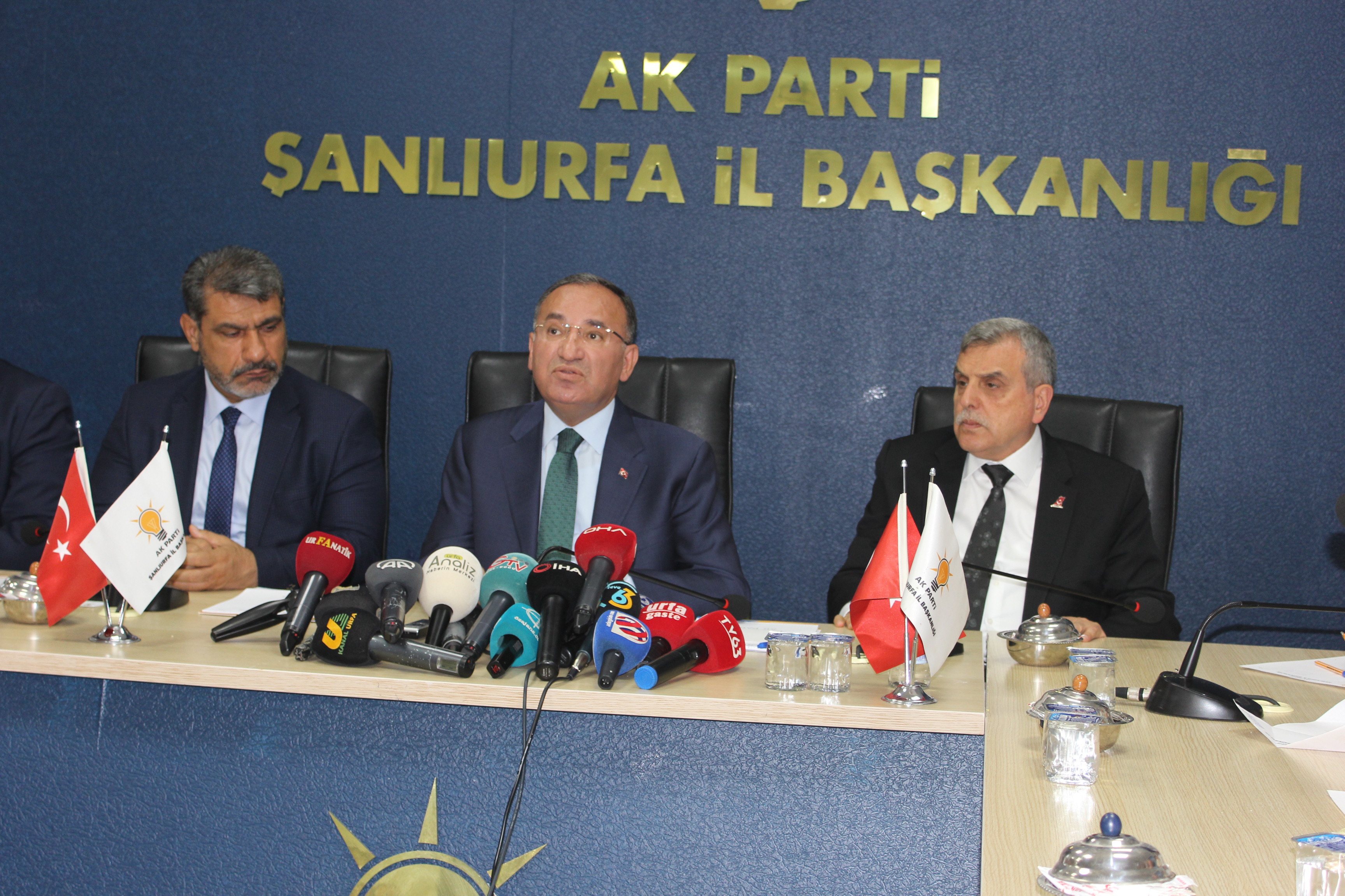 Bakan Bozdağ muhalefete yüklendi