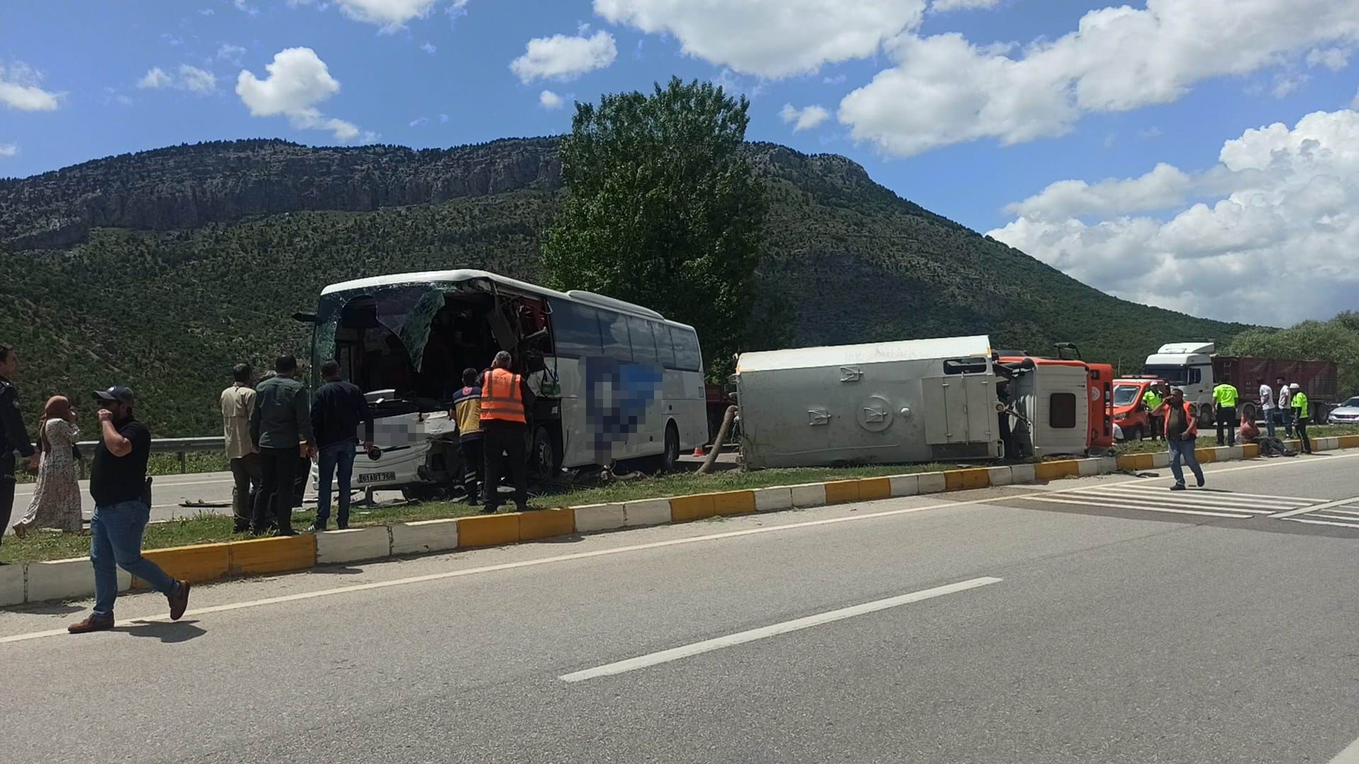 Konya’da feci kaza! Ölü ve yaralılar var