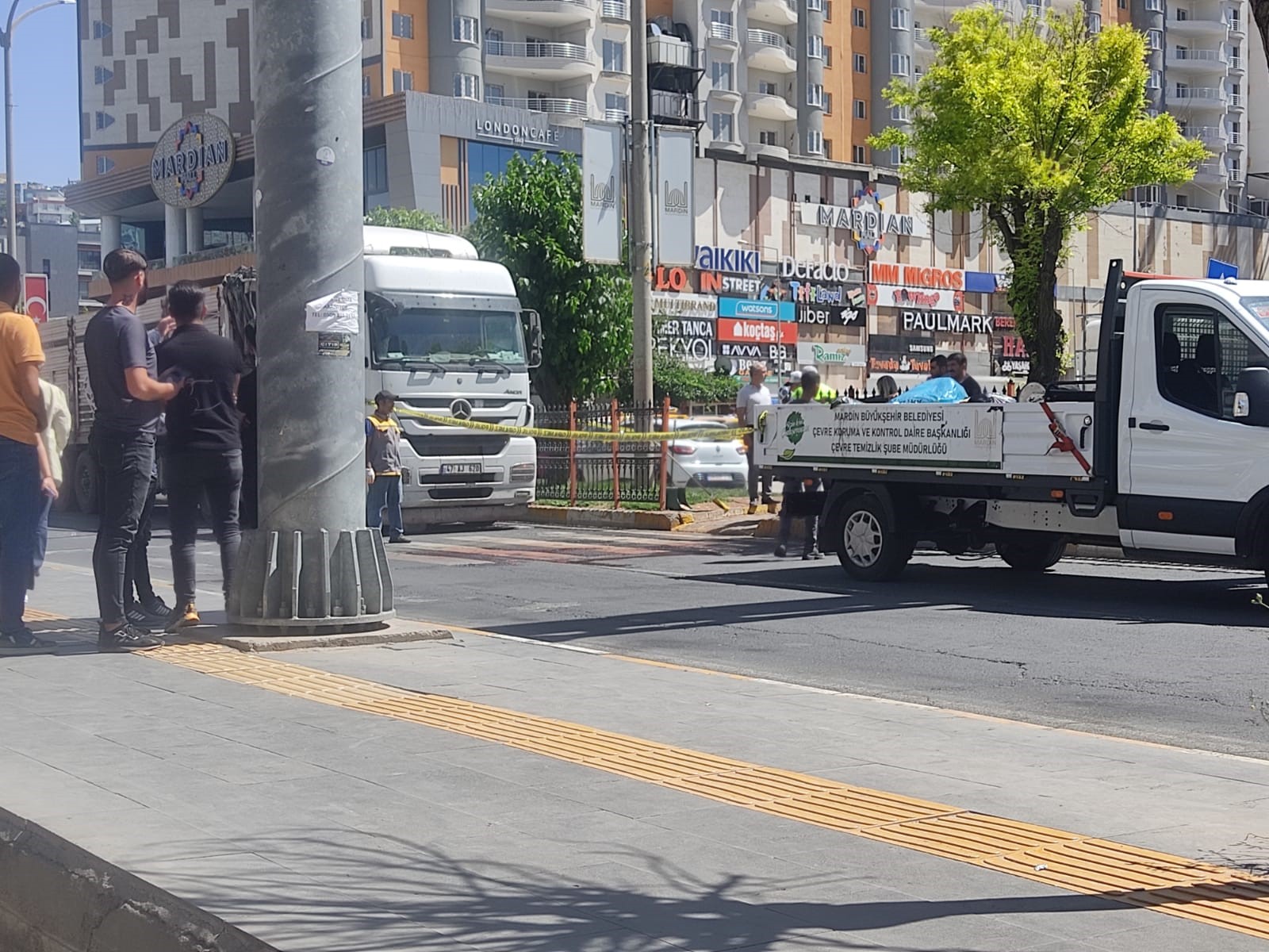 Mardin'de tır yayaya çarptı