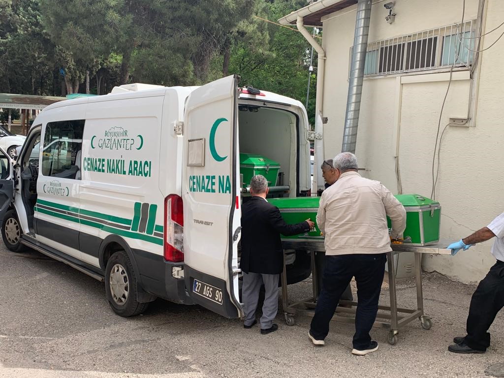 Gaziantep'teki kazada ölenlerin cenazesi teslim edildi