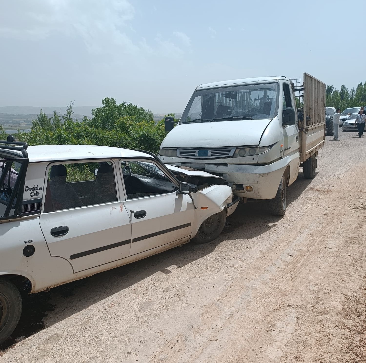 Adıyaman'da iki araç birbirine girdi