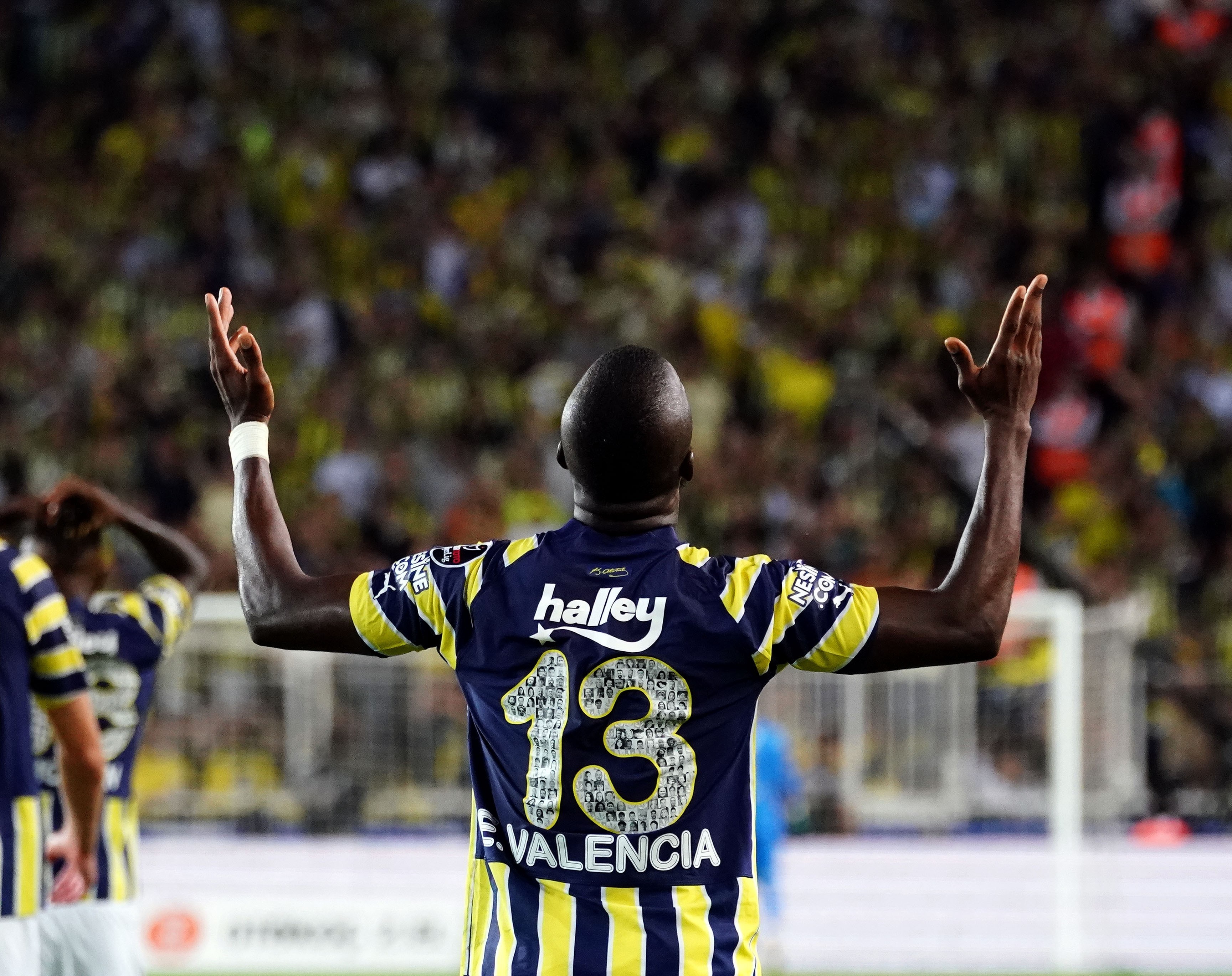 Fenerbahçe 12 yıl sonra gol kralı çıkarttı