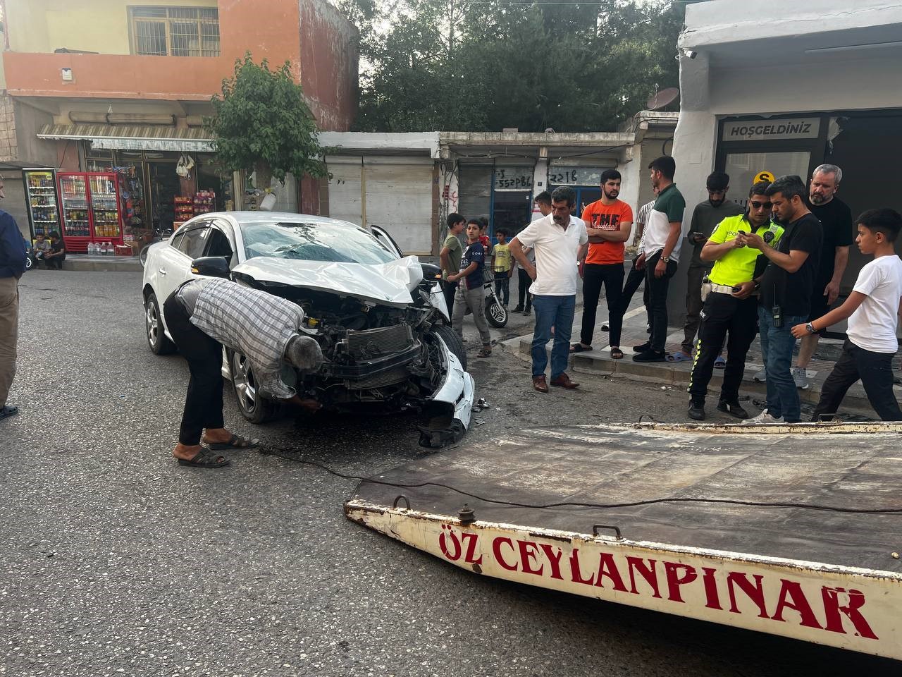 Şanlıurfa'da otomobil motosiklete çarptı