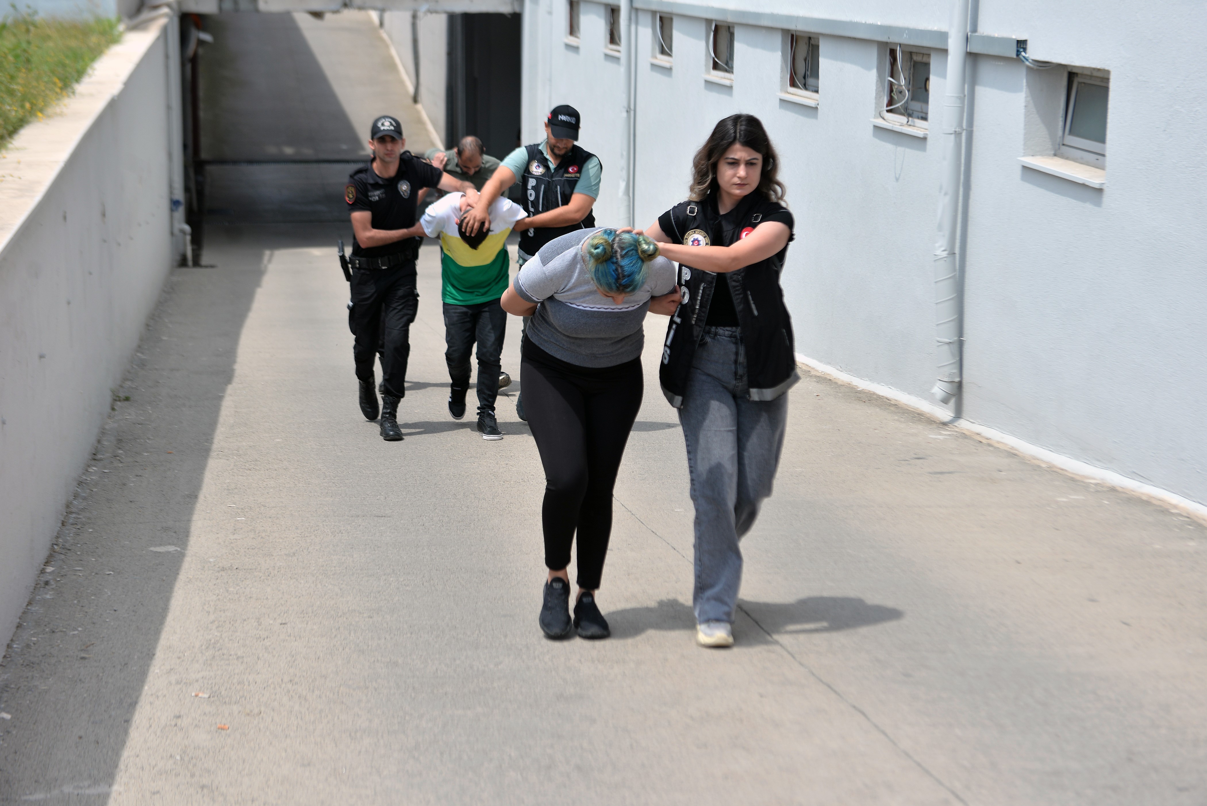 Adana'da uyuşturucu tacirleri tutuklandı