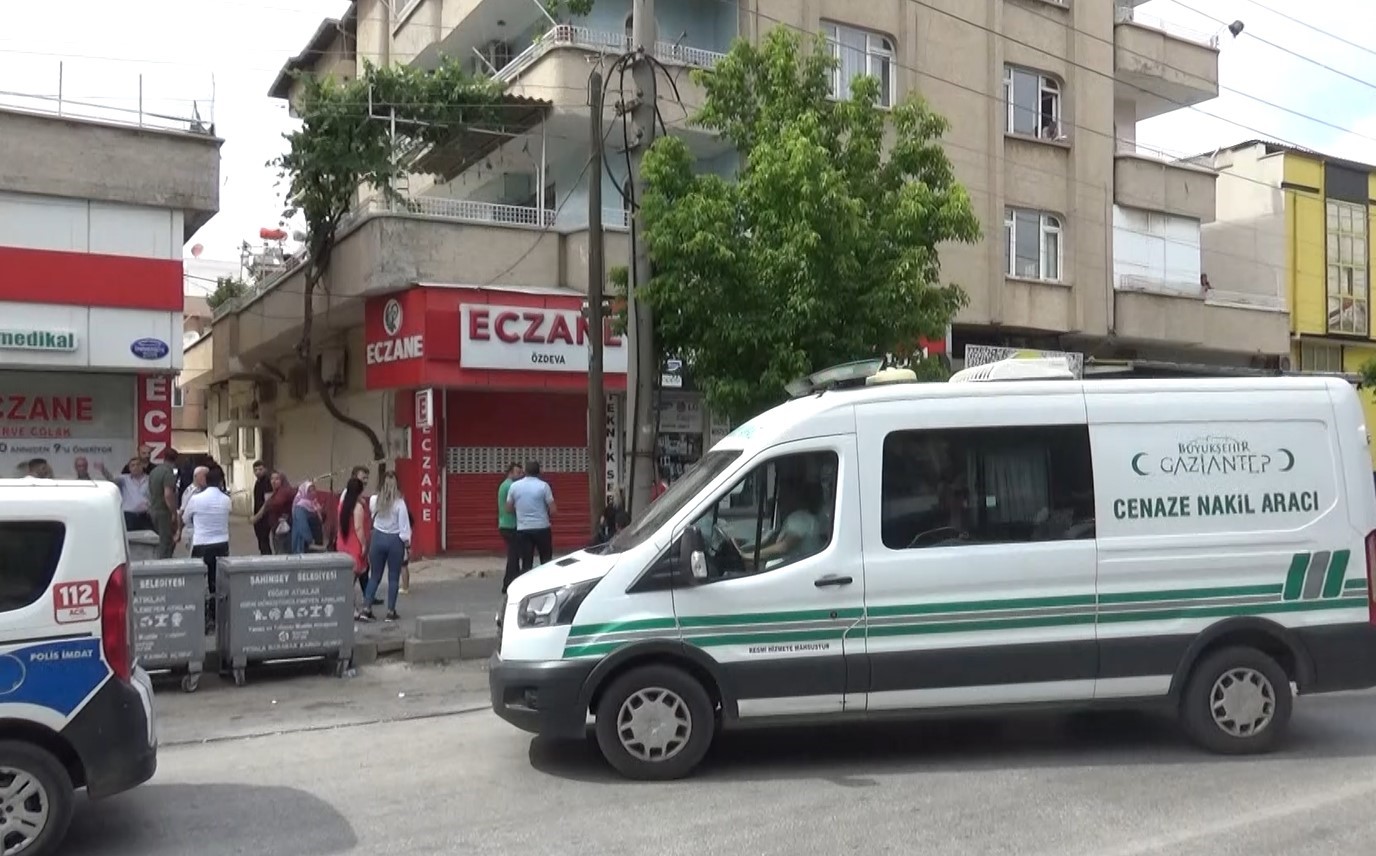 Antep'te 64 yaşındaki yaşlı kadın evinde ölü bulundu